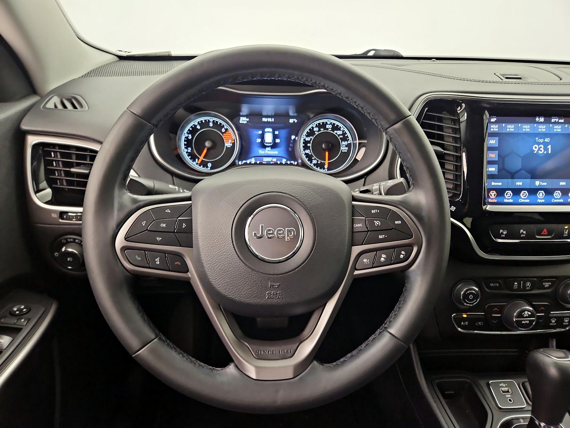 Thumbnail: 2020 Jeep Cherokee - 10