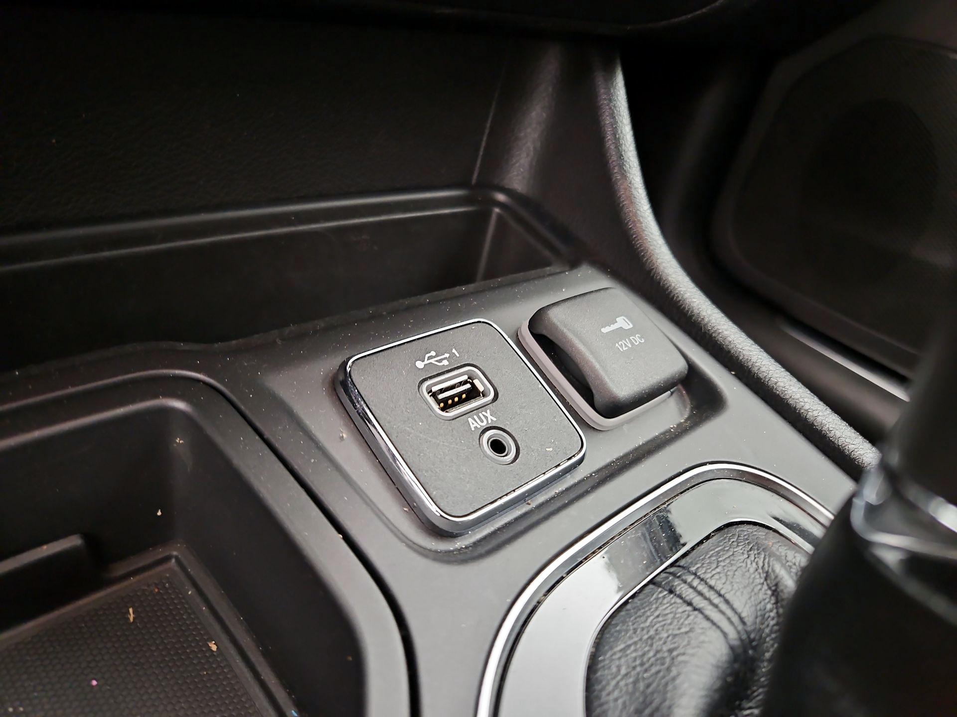 Thumbnail: 2020 Jeep Cherokee - 18