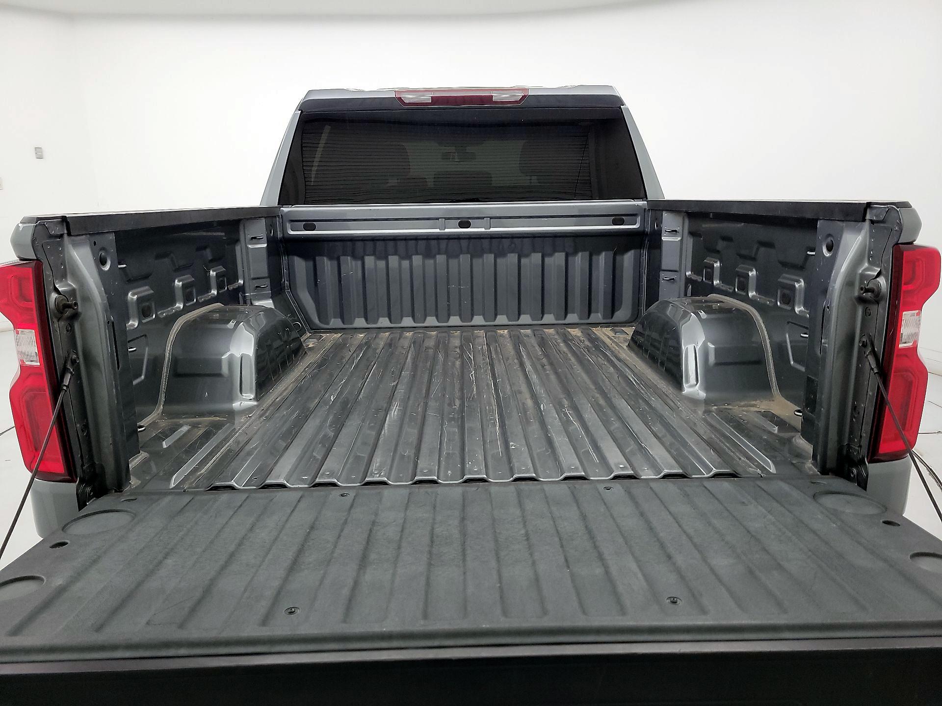 Thumbnail: 2021 Chevrolet Silverado 1500 - 17