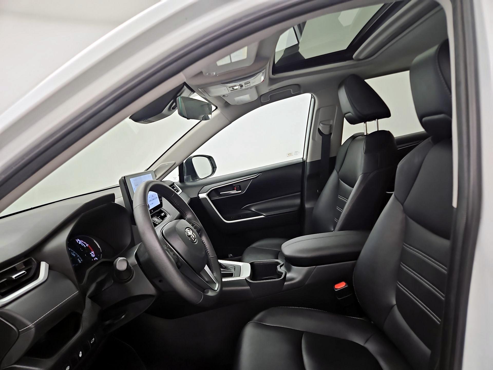 Thumbnail: 2023 Toyota RAV4 - 19