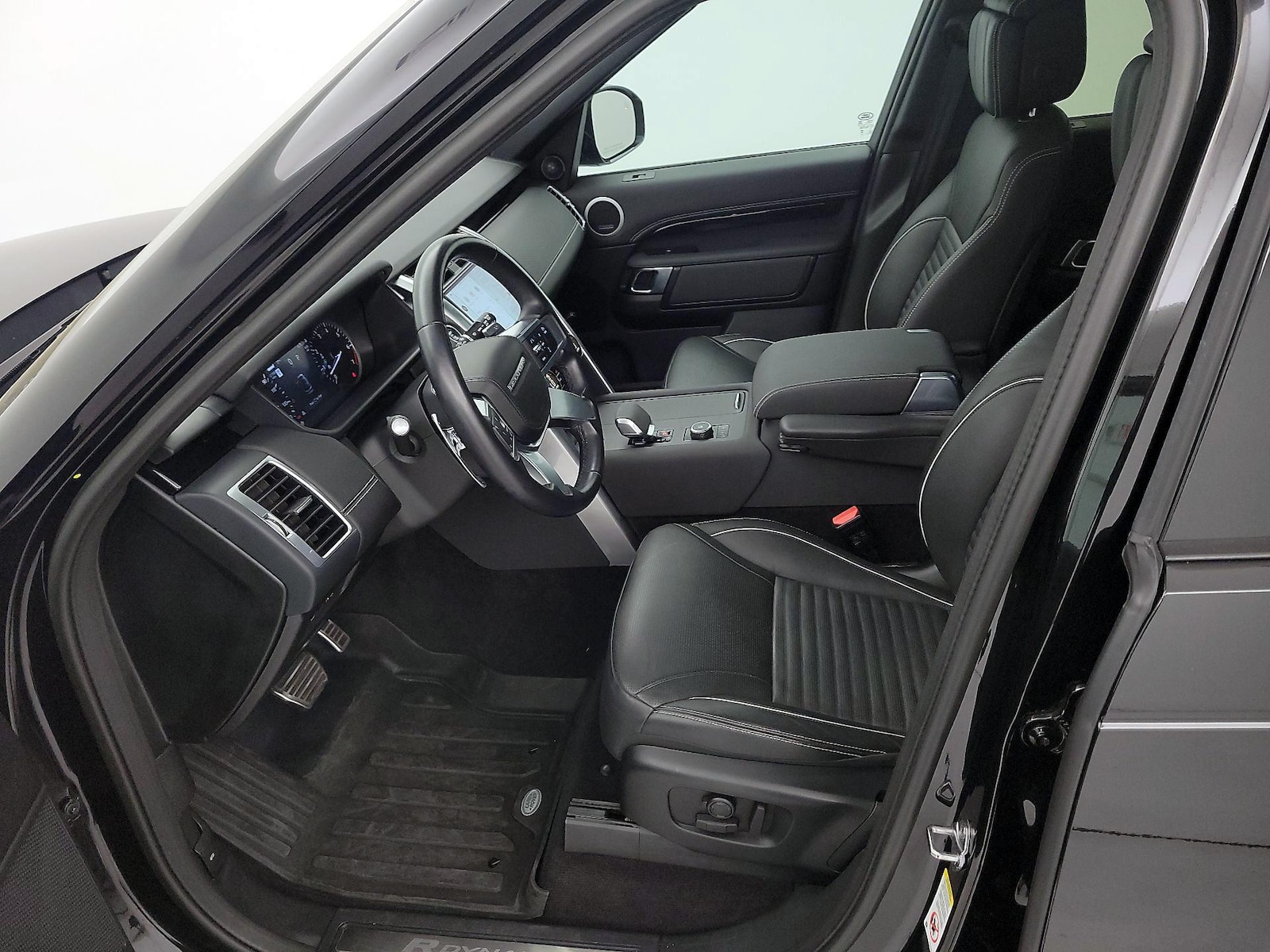 2023 Land Rover Discovery HSE R Dynamic - Photo 12