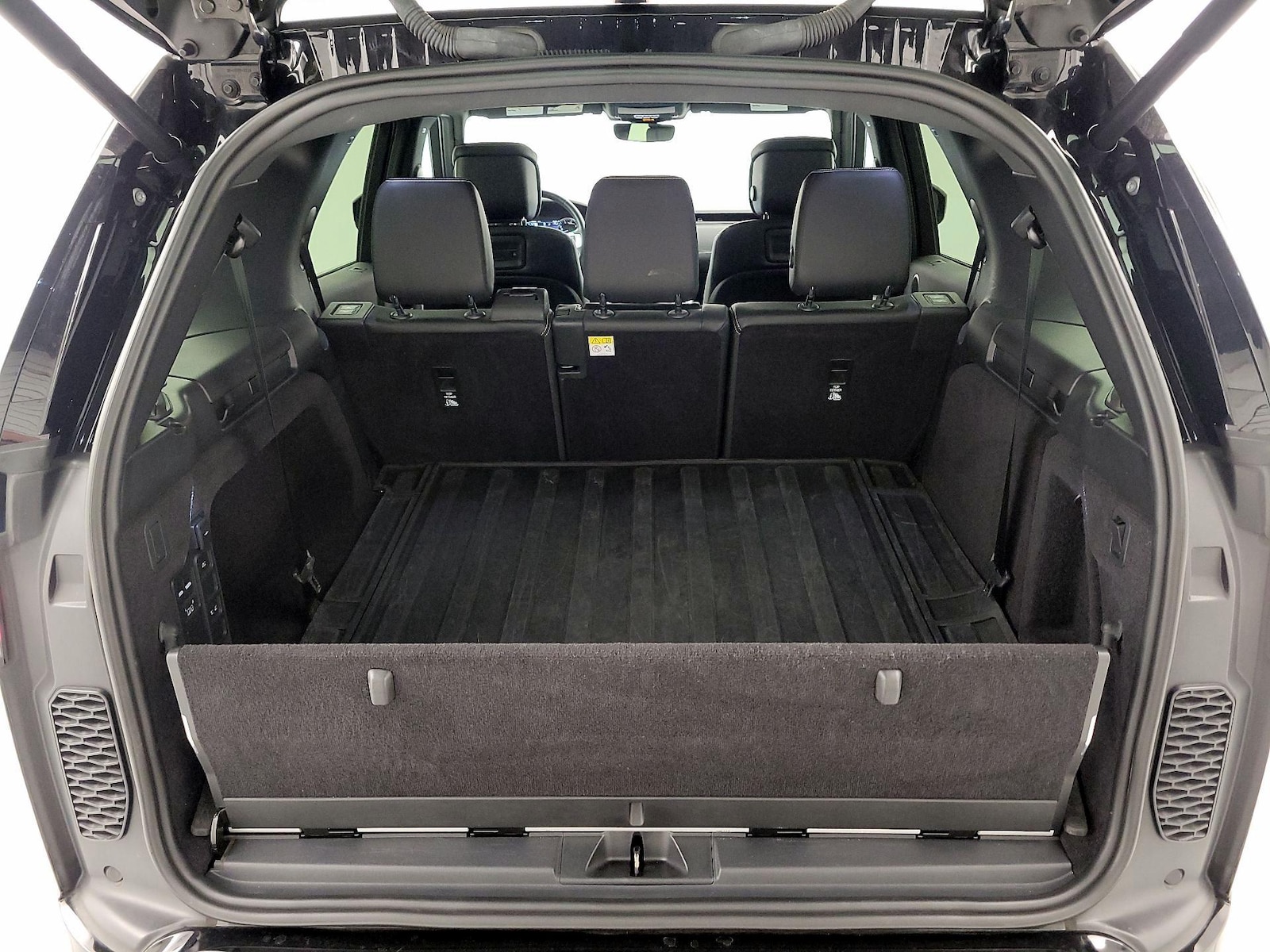 2023 Land Rover Discovery HSE R Dynamic - Photo 23