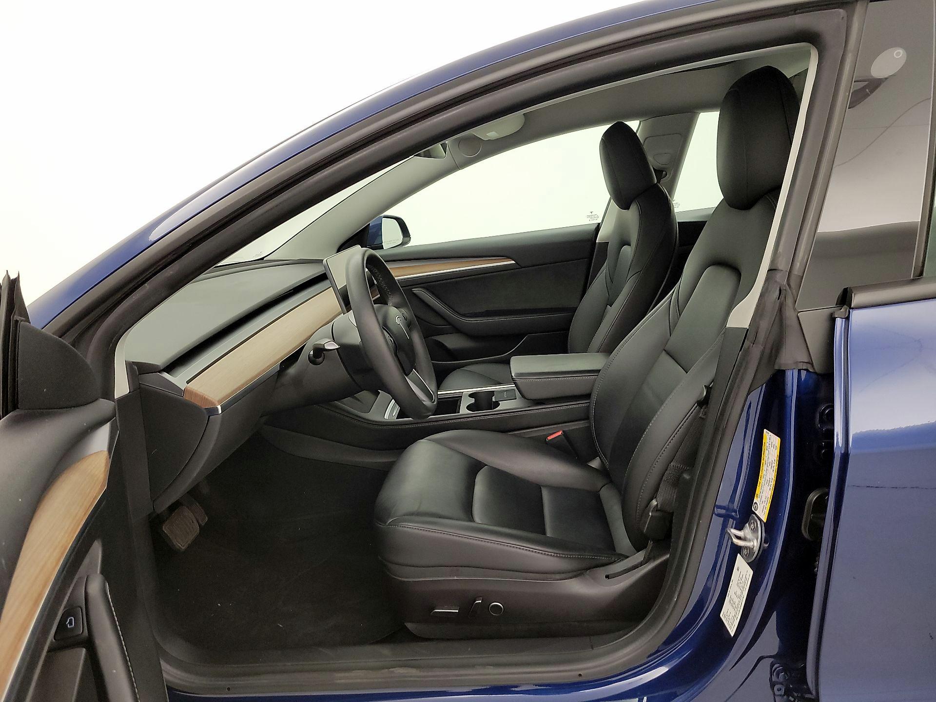 Thumbnail: 2022 Tesla Model 3 - 11