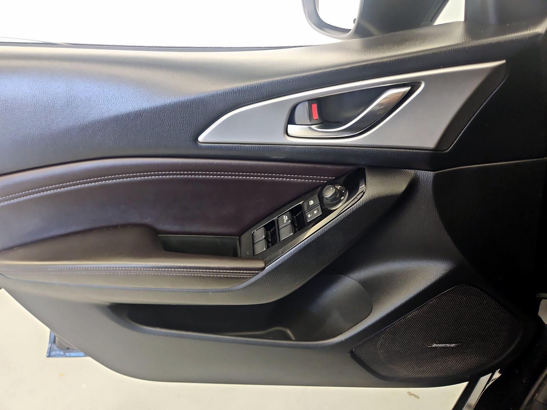 Thumbnail: 2018 Mazda Mazda3 - 12