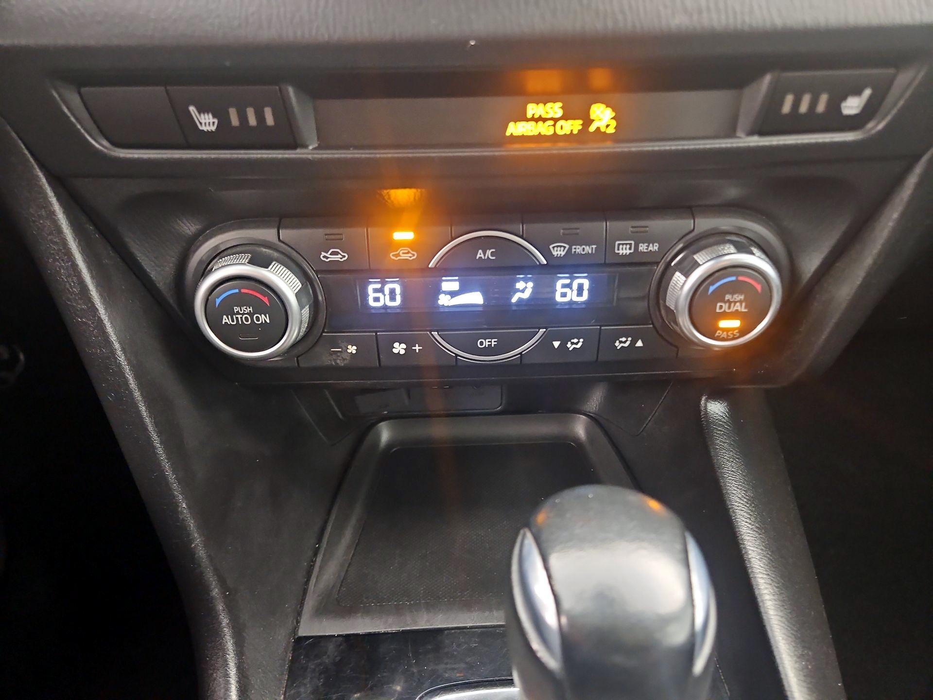 Thumbnail: 2018 Mazda Mazda3 - 16