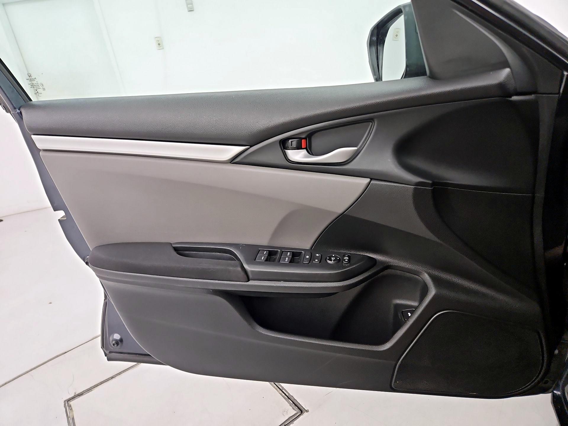 Thumbnail: 2017 Honda Civic - 12