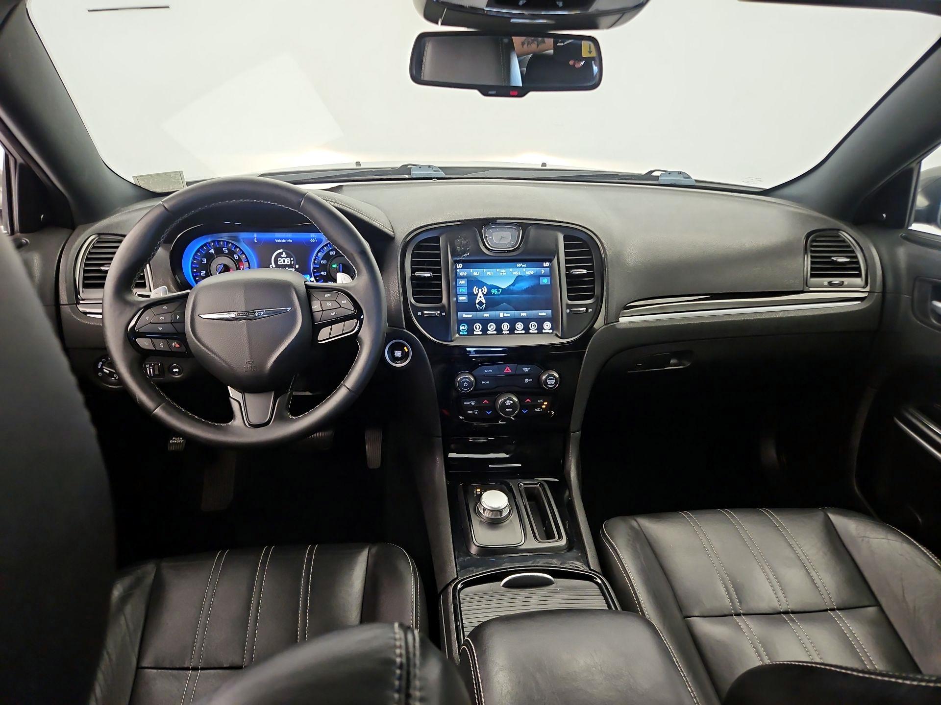 Thumbnail: 2019 Chrysler 300 - 9