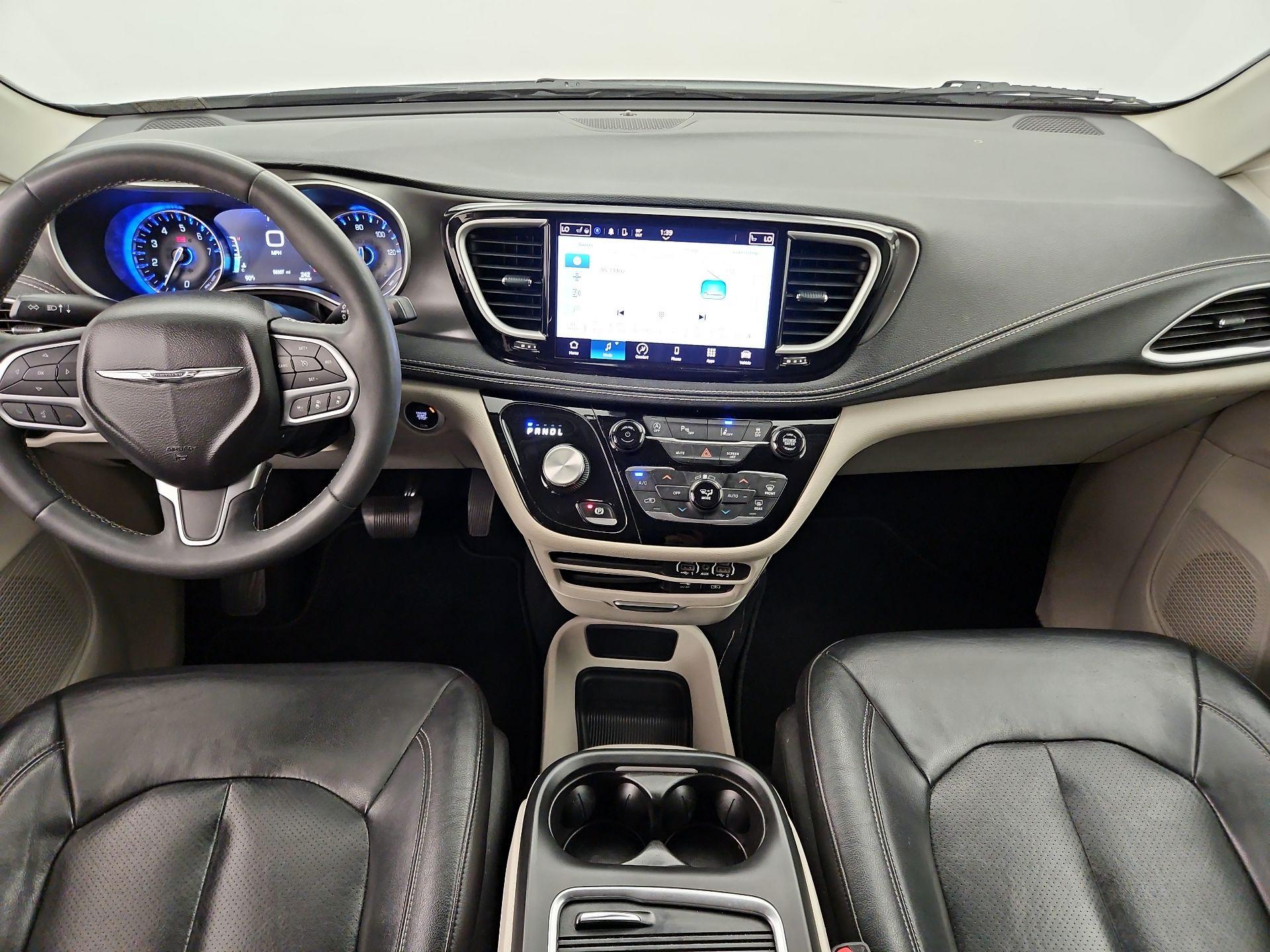 Thumbnail: 2022 Chrysler Pacifica - 9