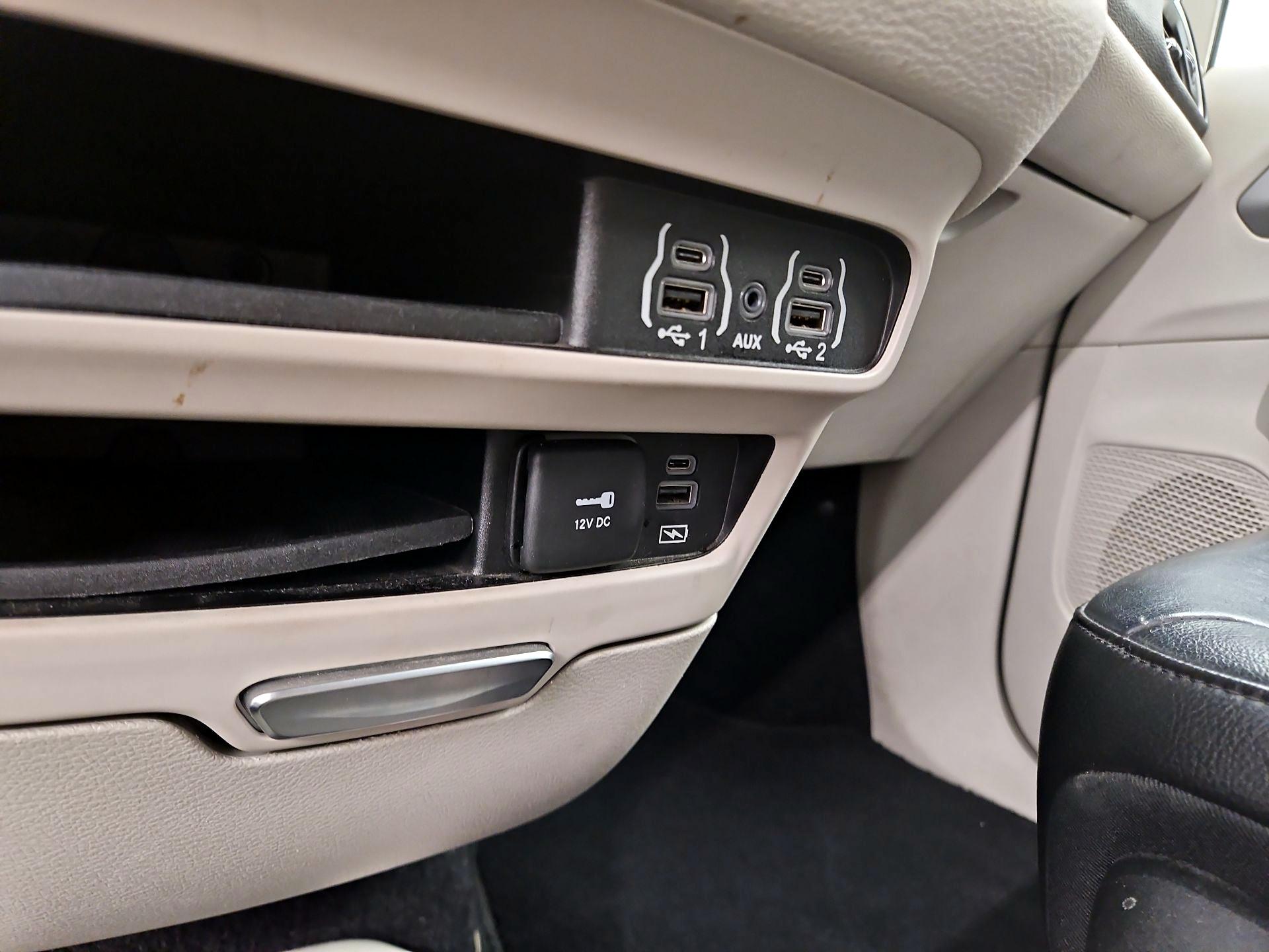 Thumbnail: 2022 Chrysler Pacifica - 18