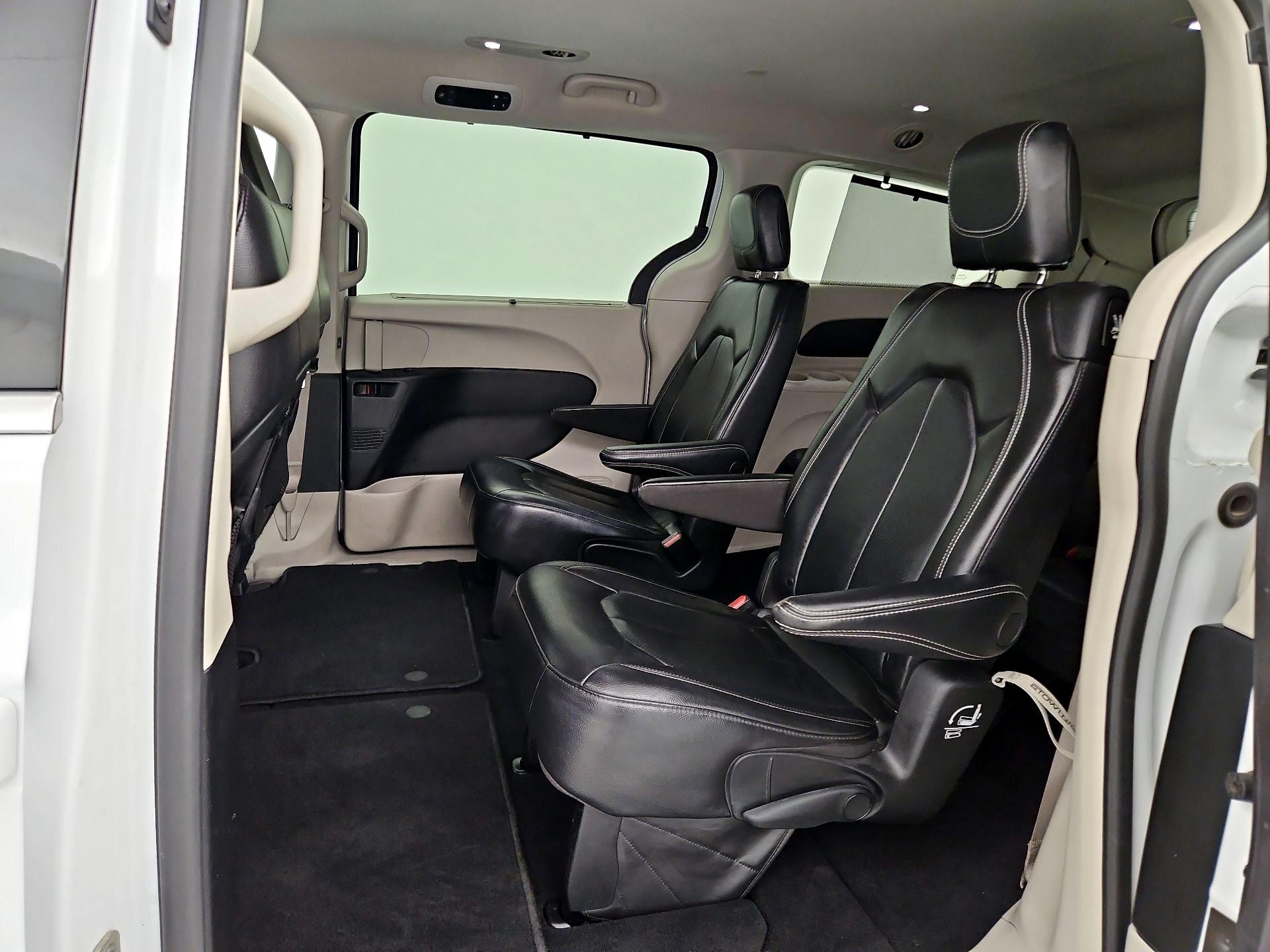 Thumbnail: 2022 Chrysler Pacifica - 19