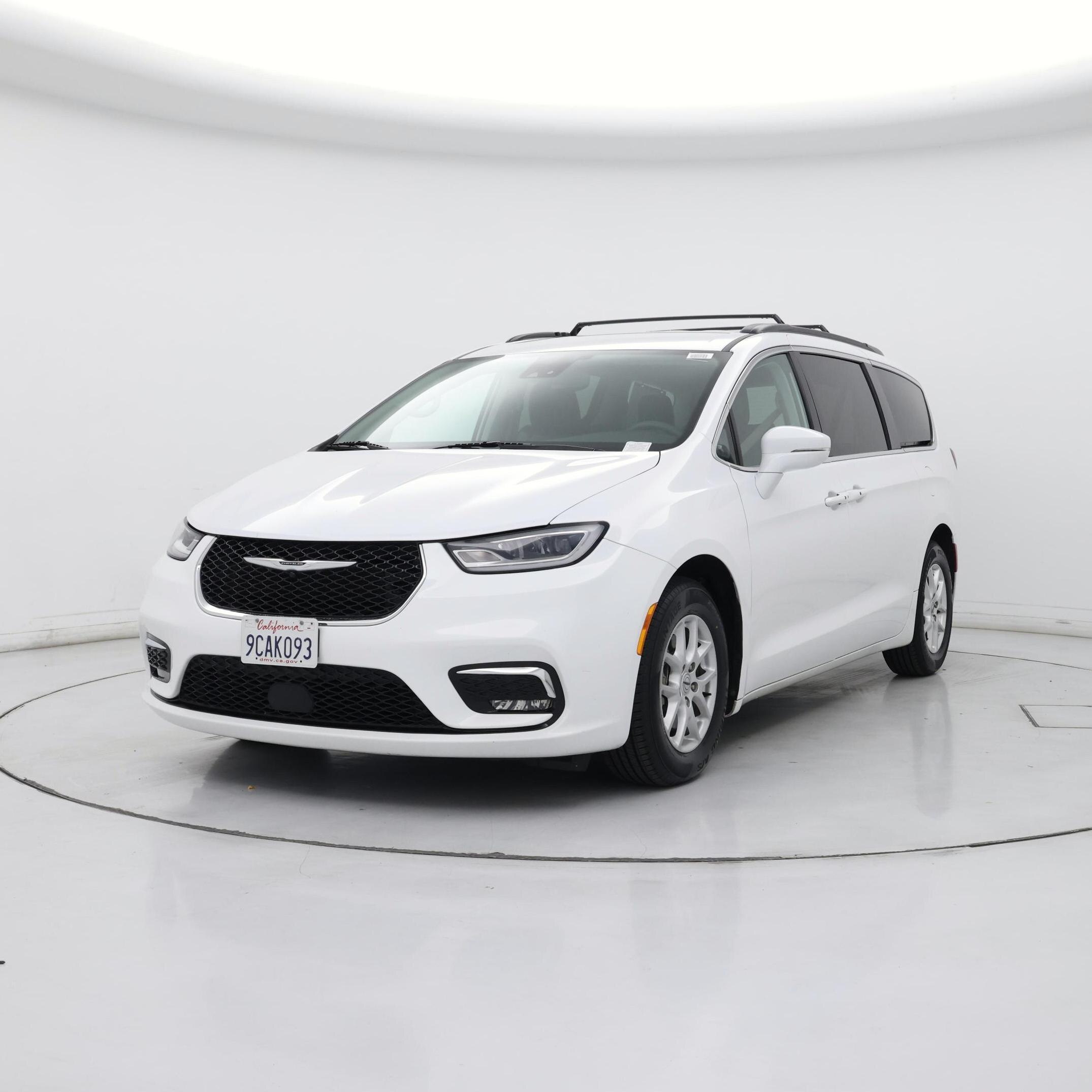 Thumbnail: 2022 Chrysler Pacifica - 4