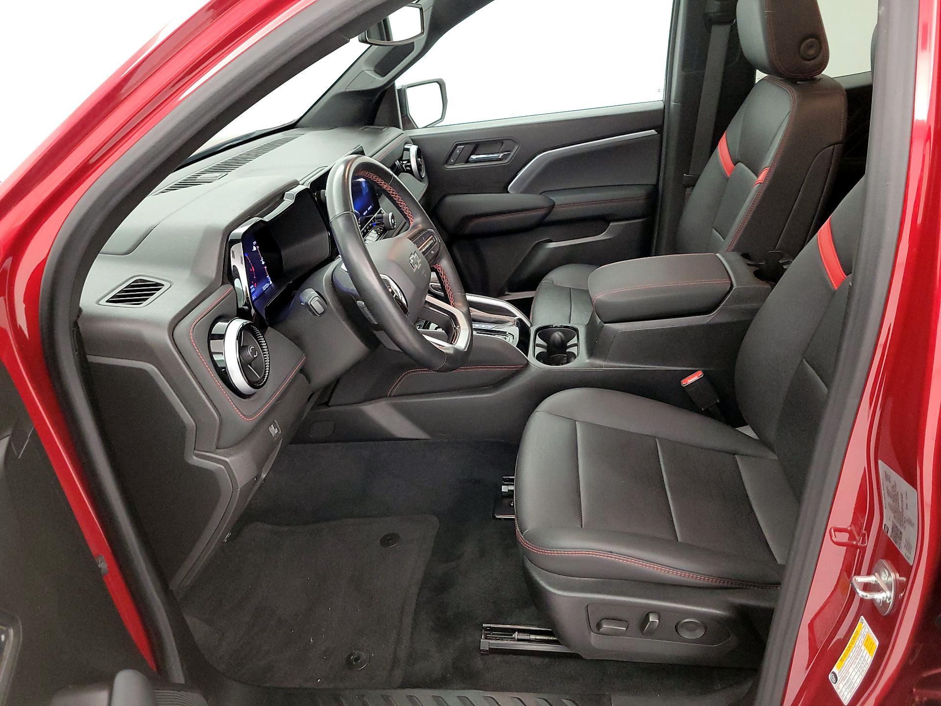 Thumbnail: 2023 Chevrolet Colorado - 11