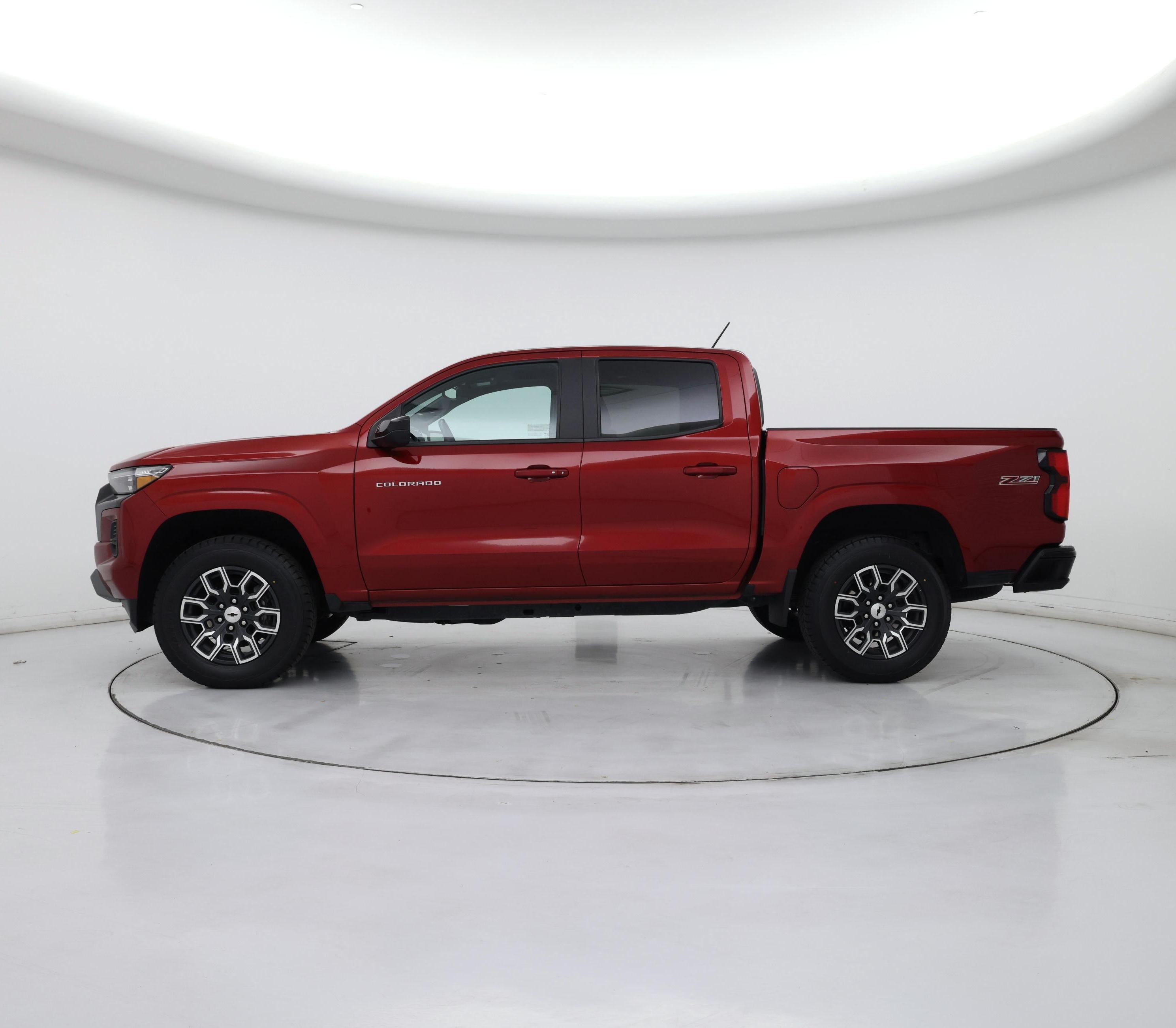 Thumbnail: 2023 Chevrolet Colorado - 3