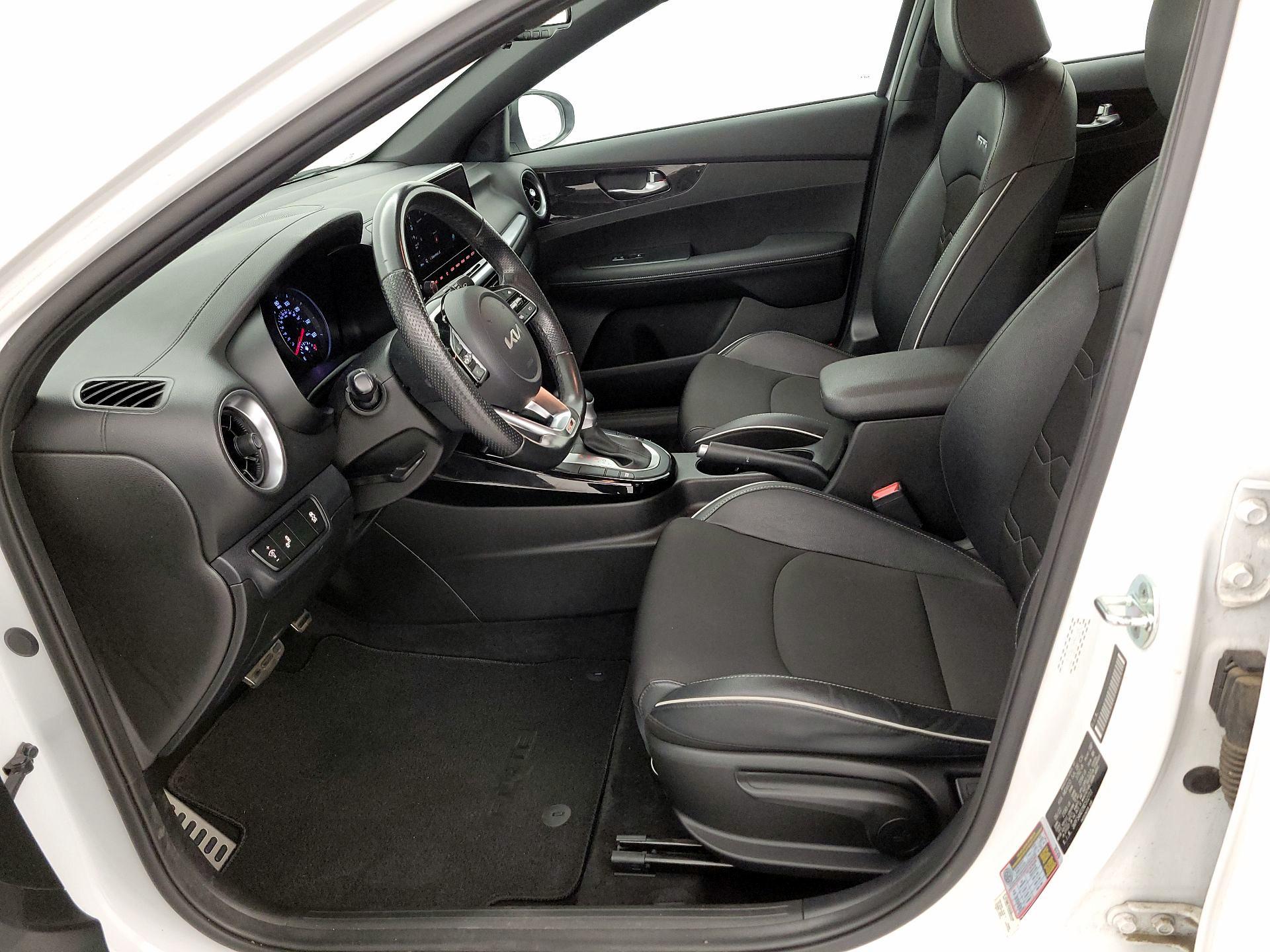 Thumbnail: 2022 Kia Forte - 11
