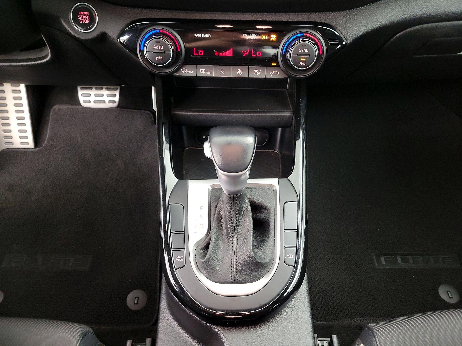 Thumbnail: 2022 Kia Forte - 18
