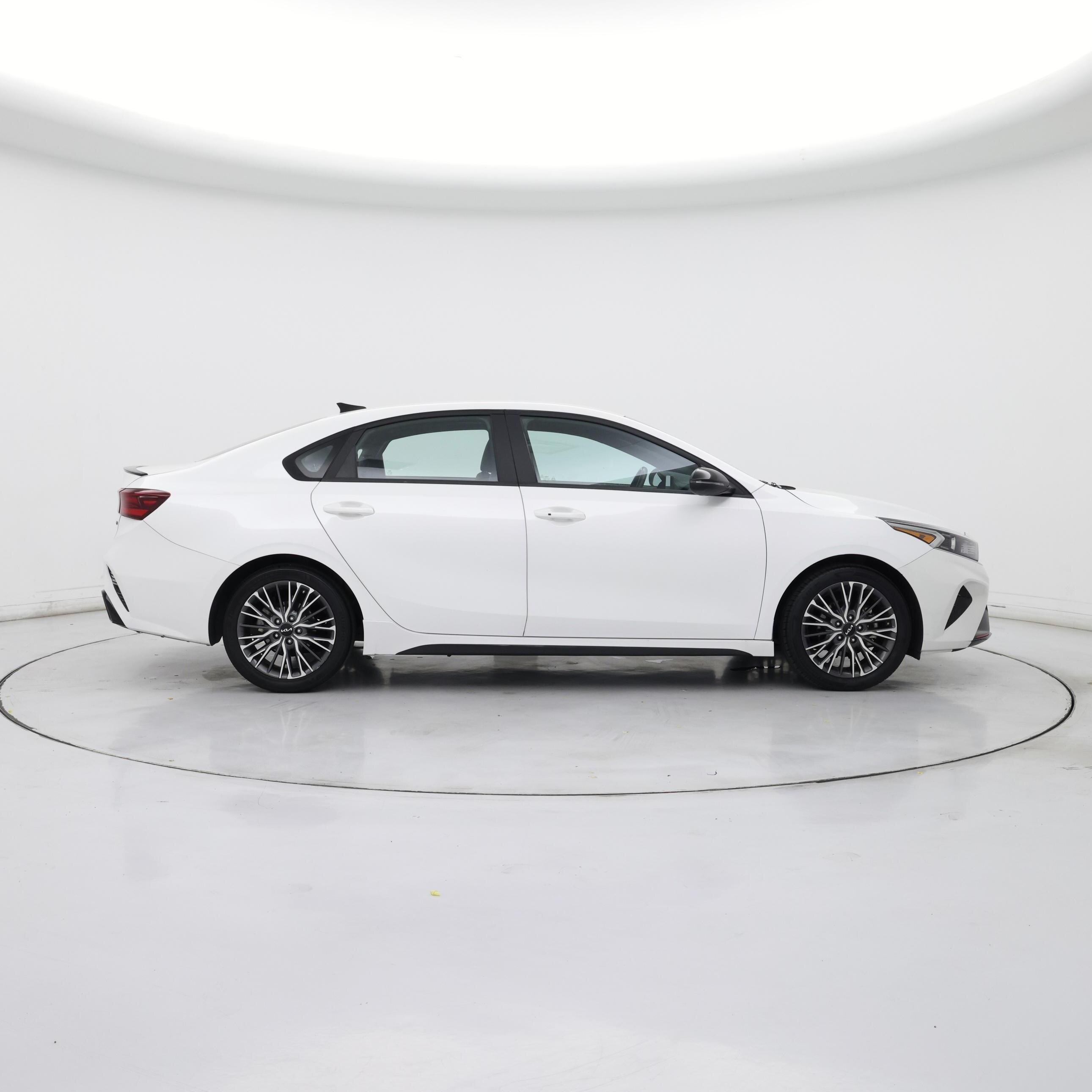 Thumbnail: 2022 Kia Forte - 7