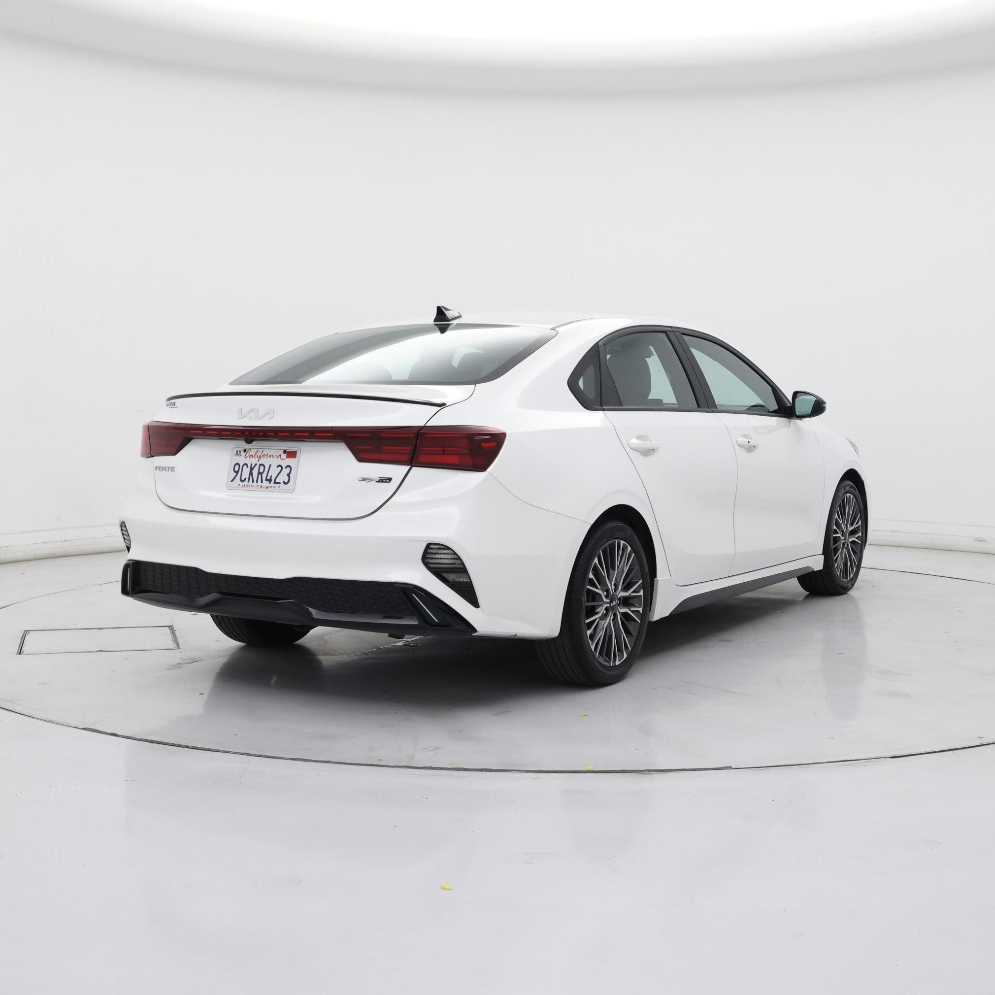 Thumbnail: 2022 Kia Forte - 8