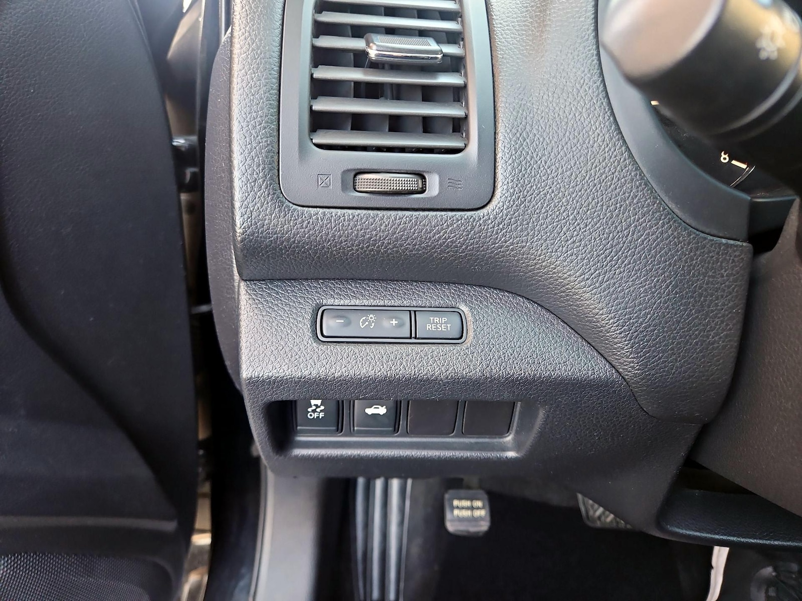 2015 Nissan Altima SV - Photo 14
