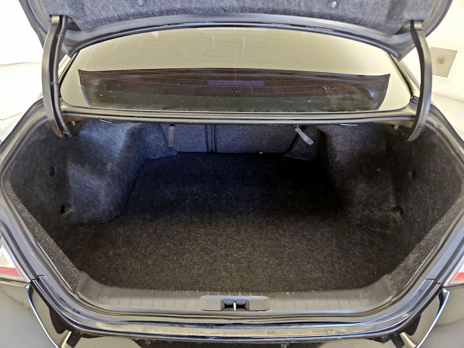 2015 Nissan Altima SV - Photo 22
