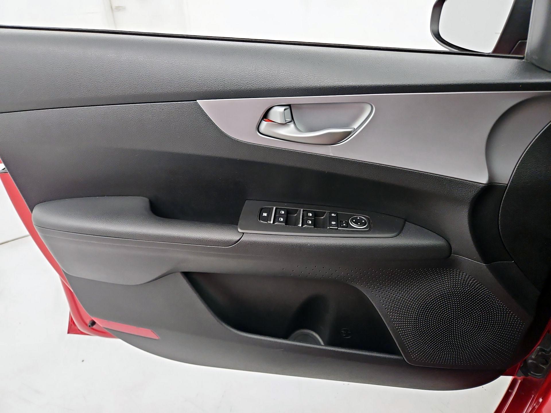 Thumbnail: 2023 Kia Forte - 12