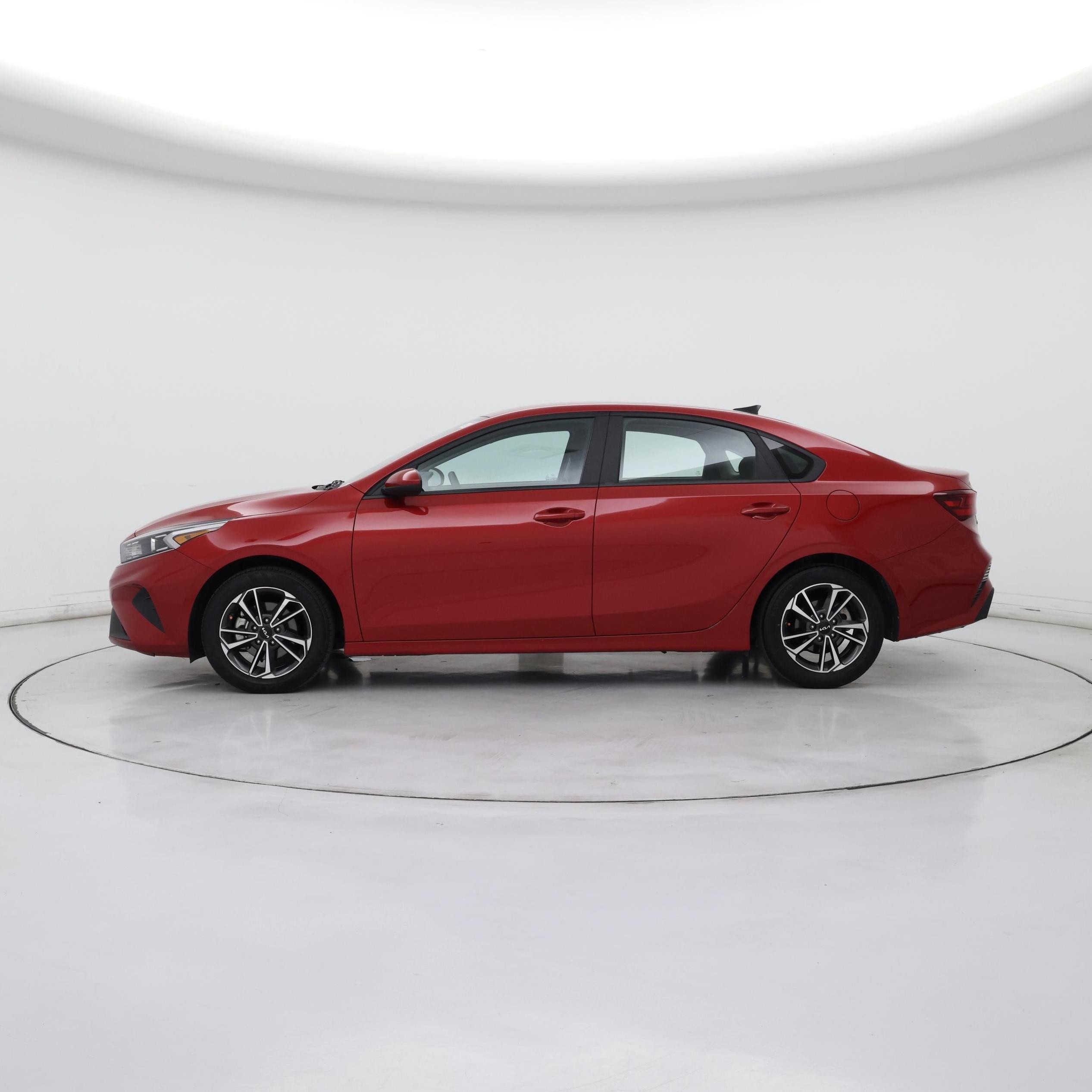 Thumbnail: 2023 Kia Forte - 3