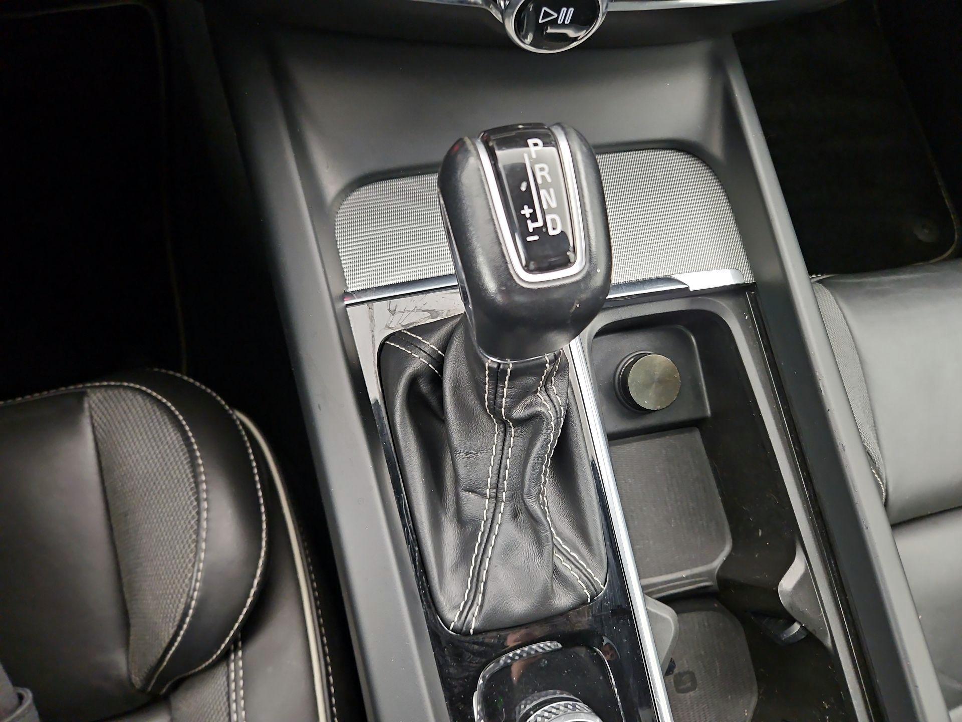 Thumbnail: 2019 Volvo S60 - 17