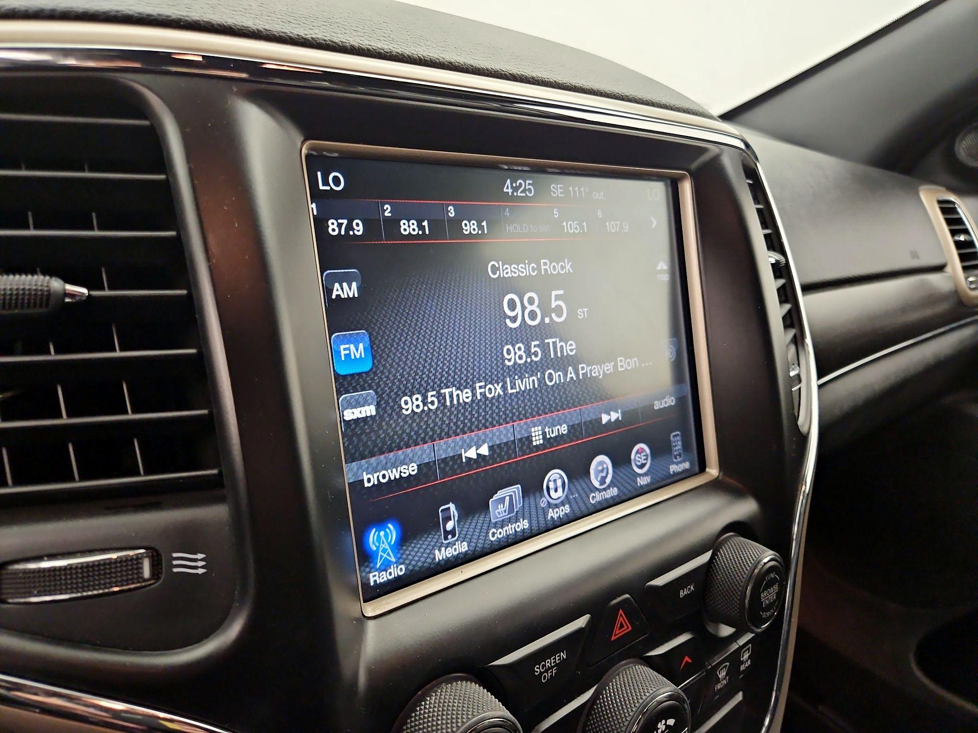 Thumbnail: 2015 Jeep Grand Cherokee - 16