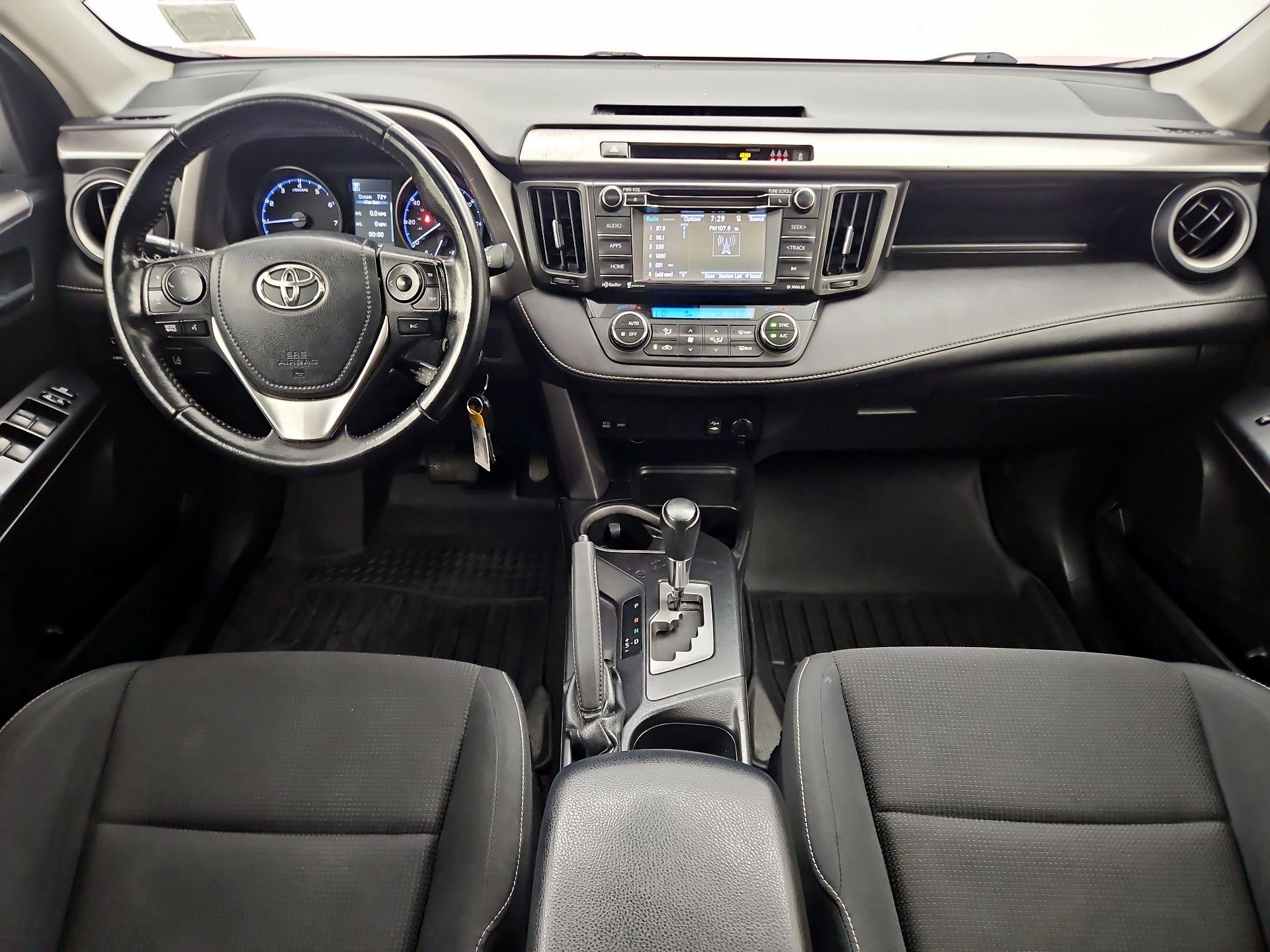 Thumbnail: 2017 Toyota RAV4 - 9