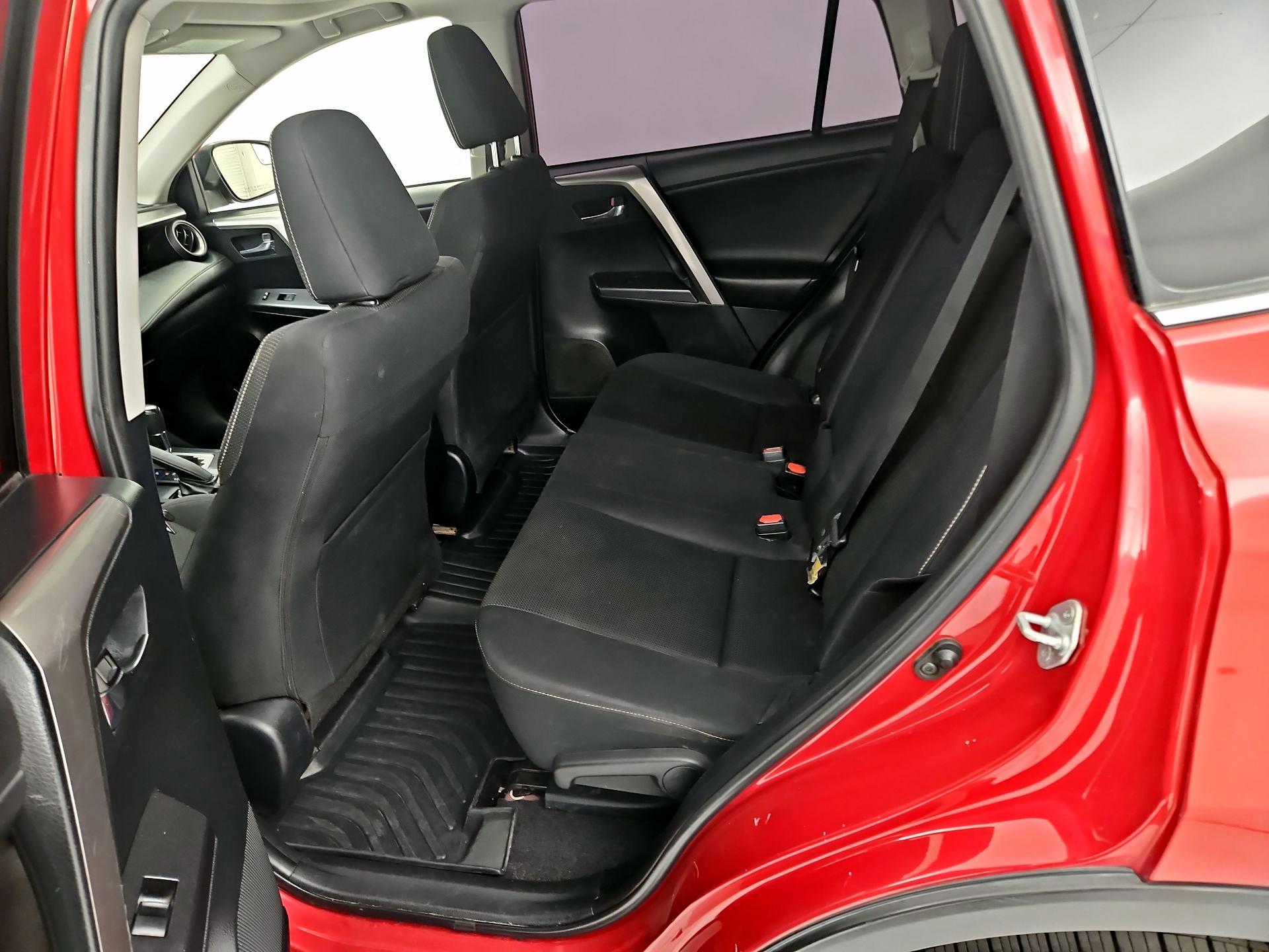 Thumbnail: 2017 Toyota RAV4 - 20