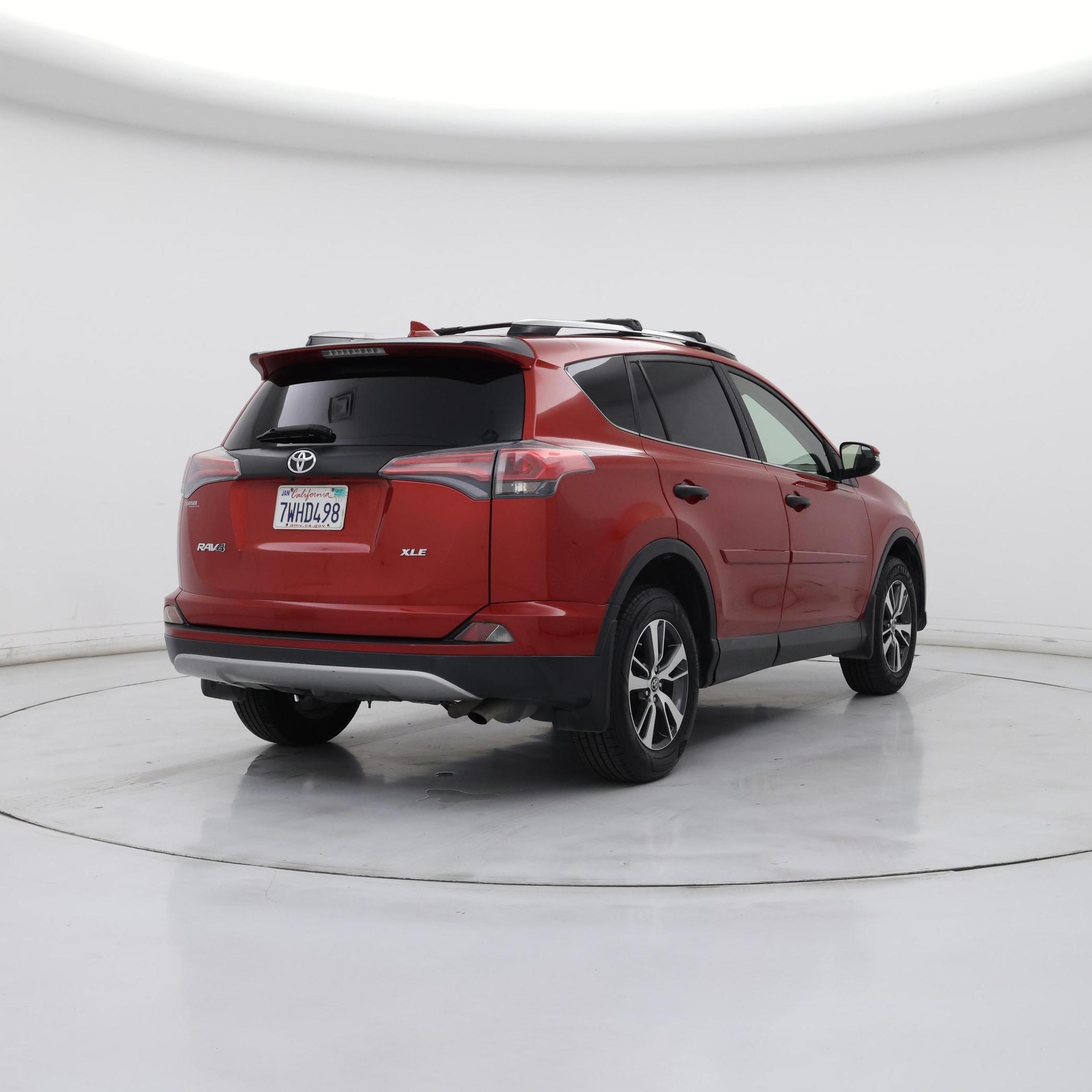 Thumbnail: 2017 Toyota RAV4 - 8