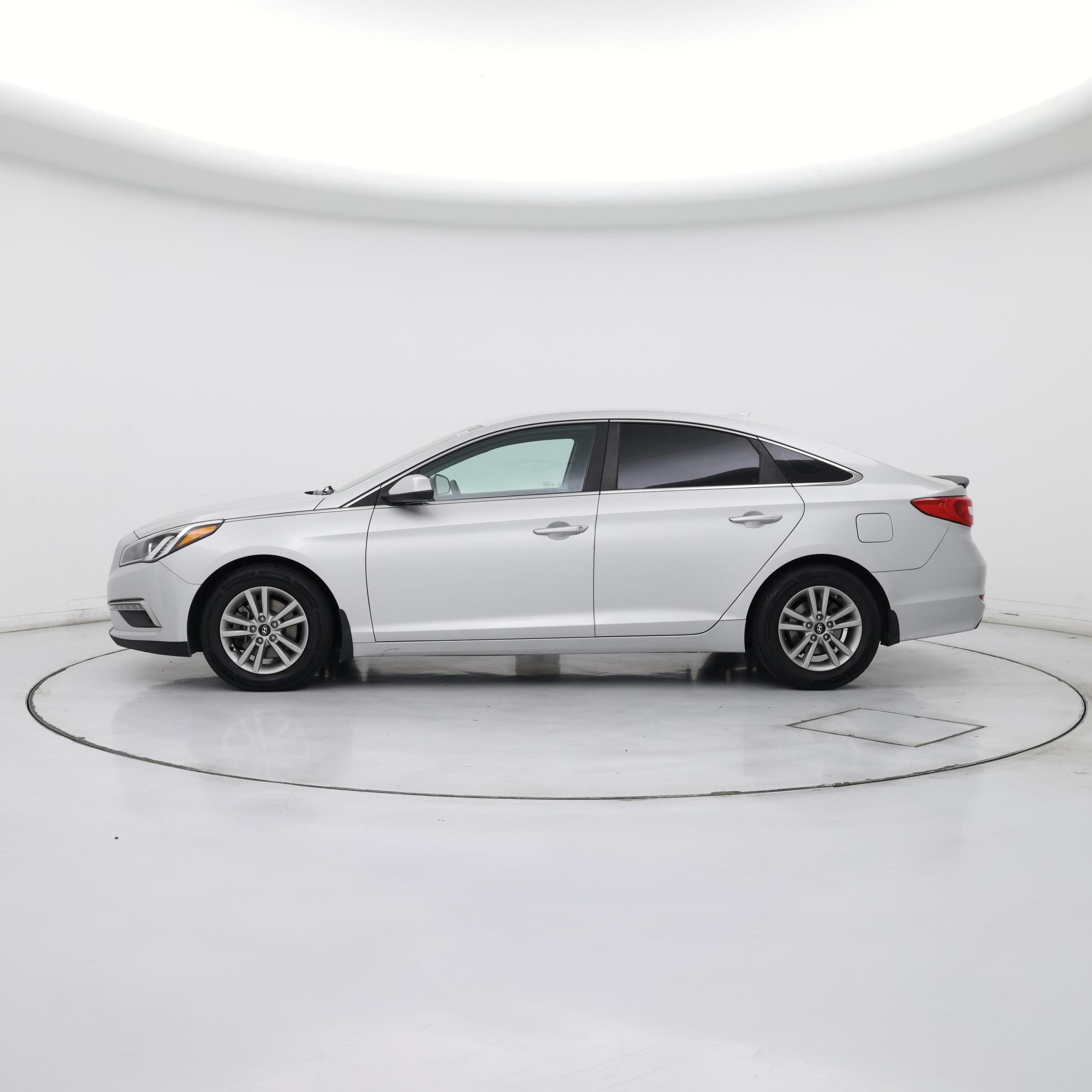 Thumbnail: 2015 Hyundai Sonata - 3