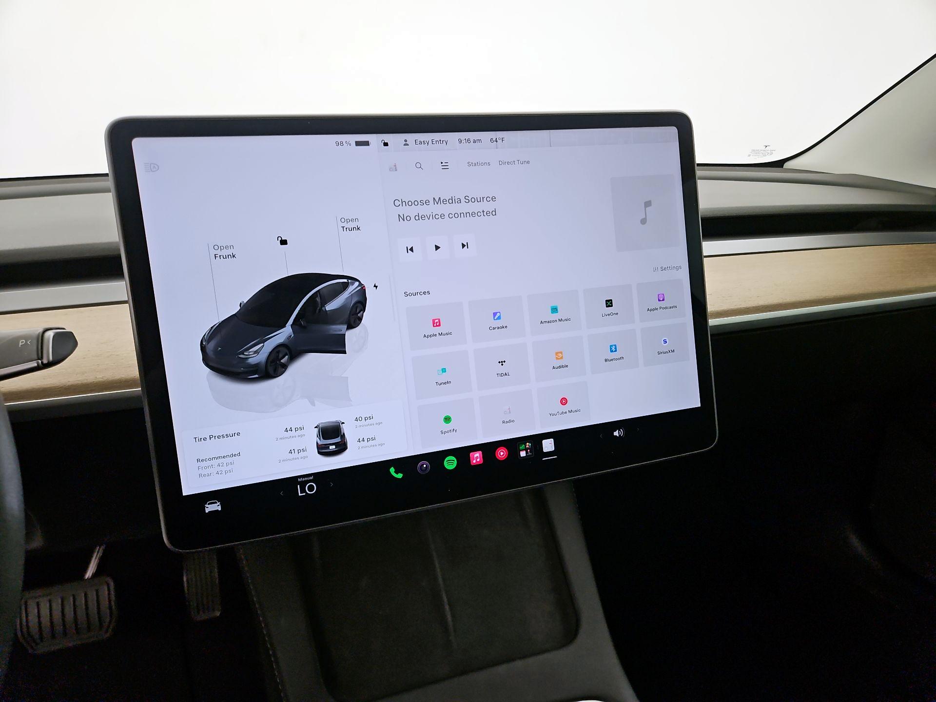 Thumbnail: 2022 Tesla Model 3 - 15