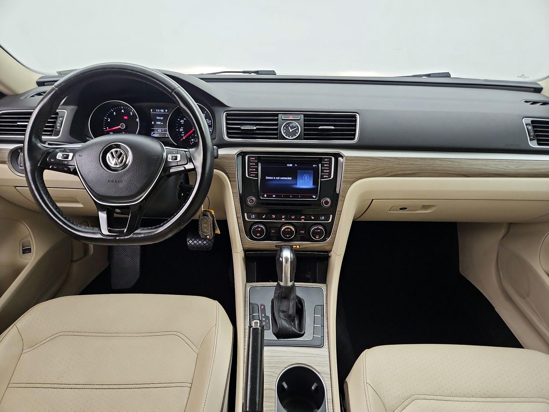 Thumbnail: 2016 Volkswagen Passat - 9