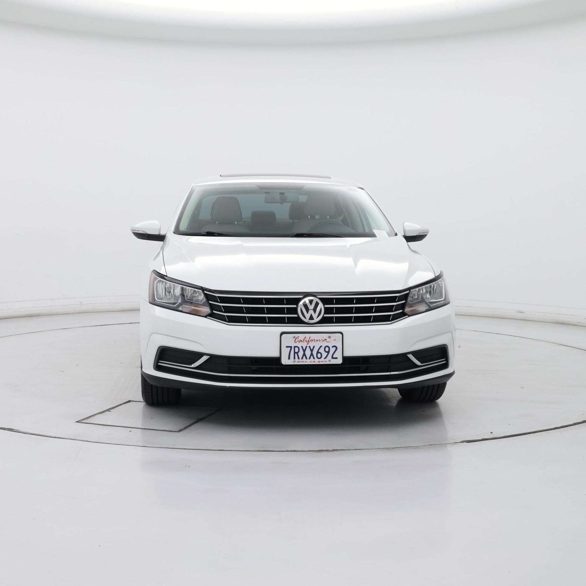 Thumbnail: 2016 Volkswagen Passat - 5