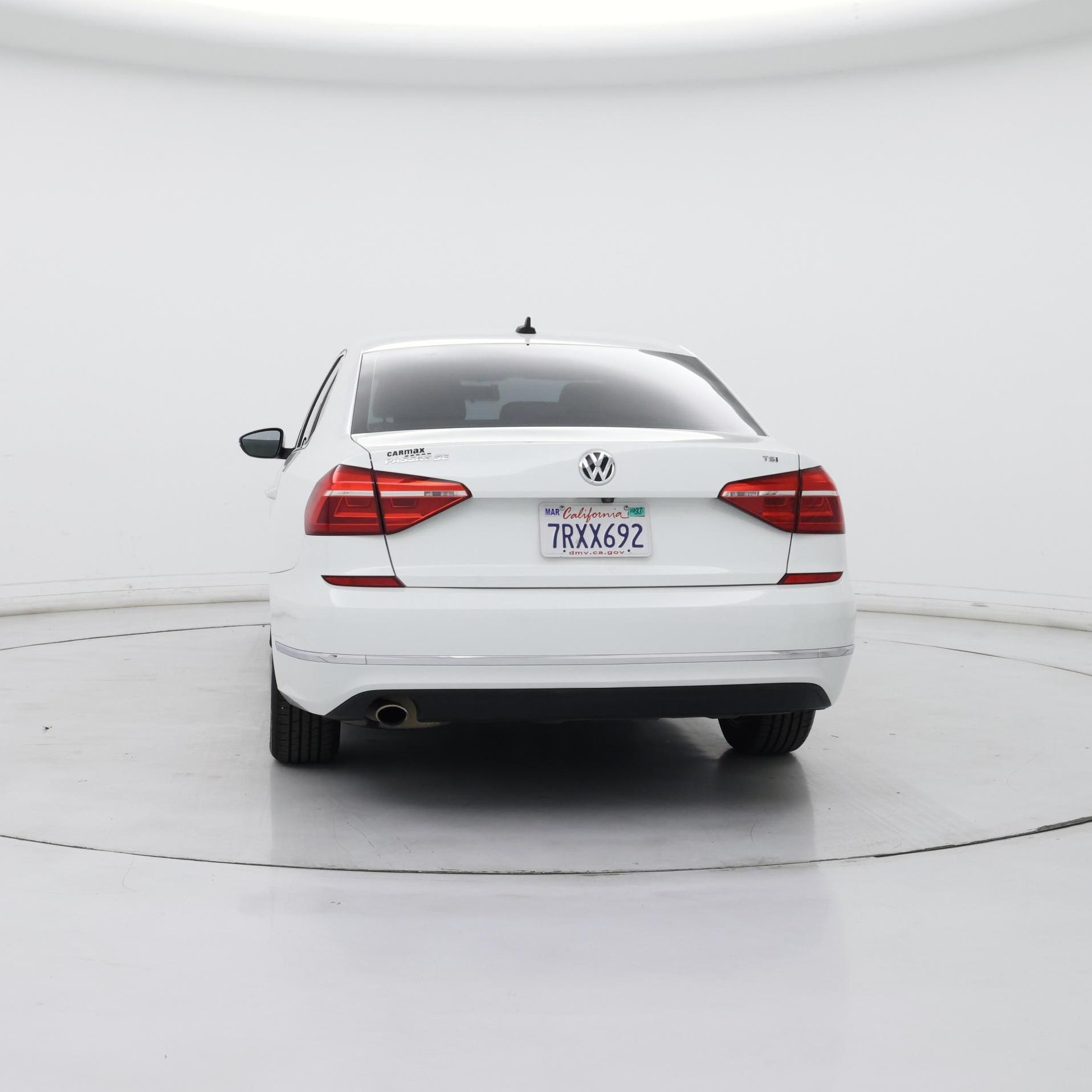 Thumbnail: 2016 Volkswagen Passat - 6