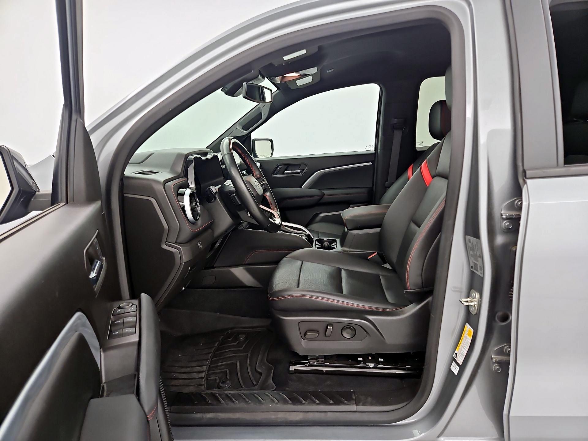 Thumbnail: 2023 Chevrolet Colorado - 11