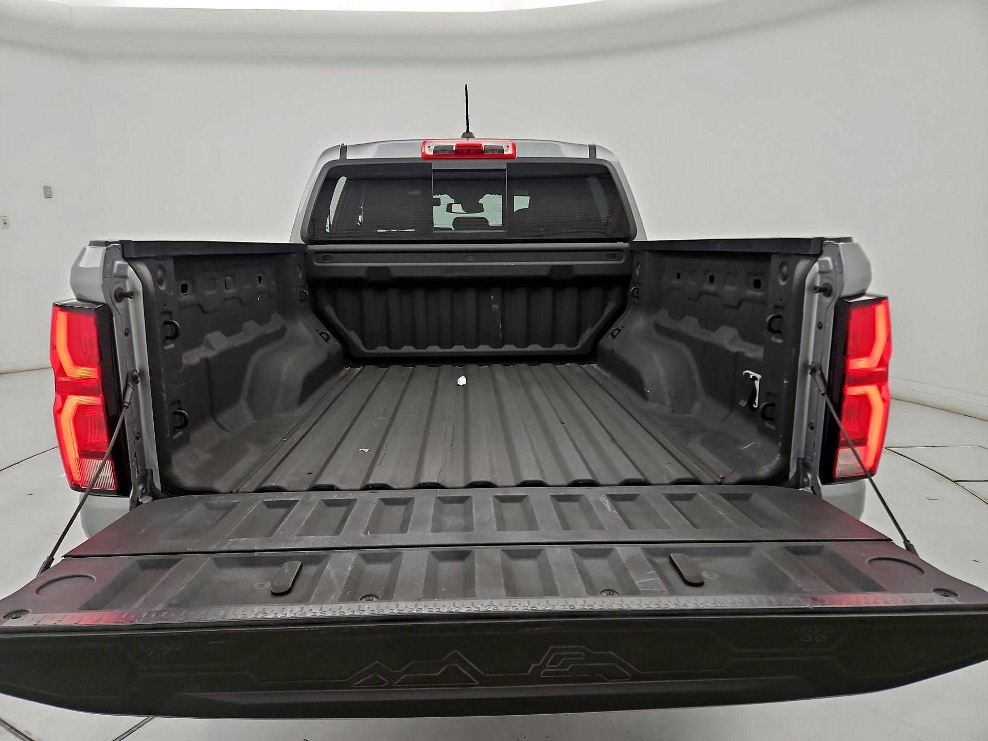 Thumbnail: 2023 Chevrolet Colorado - 16