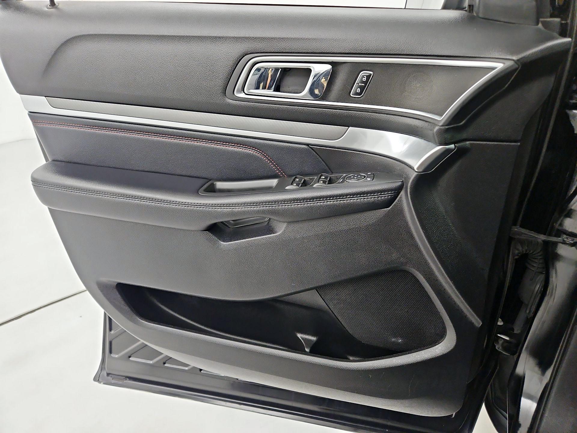 Thumbnail: 2017 Ford Explorer - 12