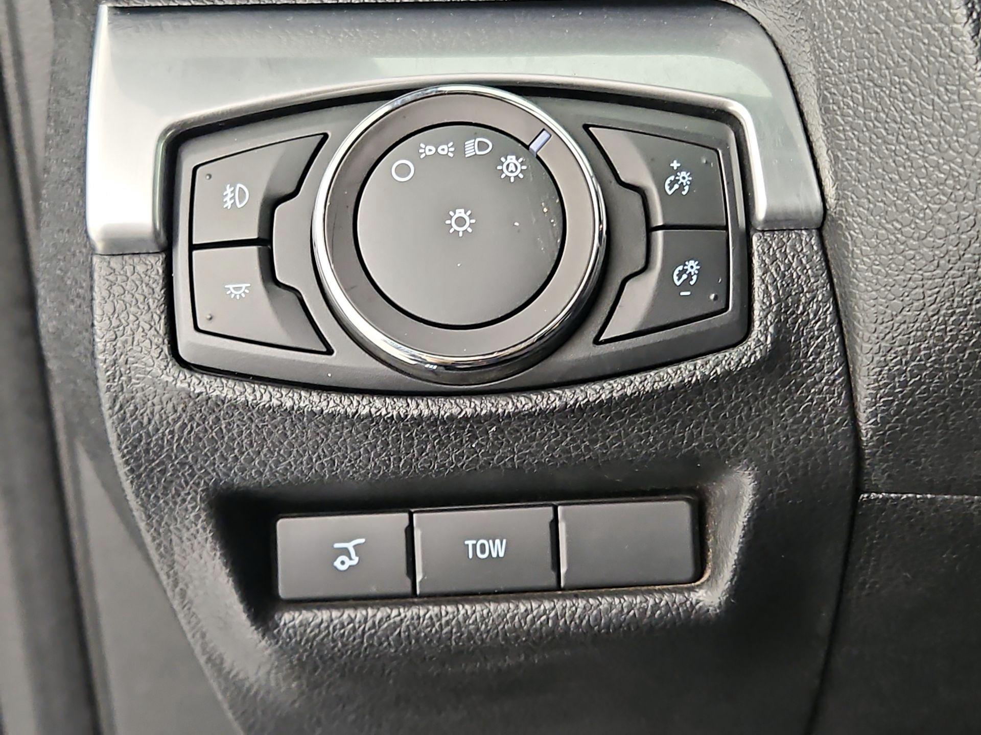 Thumbnail: 2017 Ford Explorer - 13