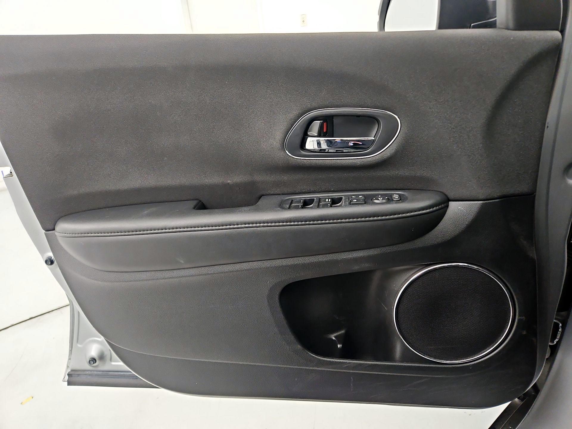 Thumbnail: 2019 Honda HR-V - 12
