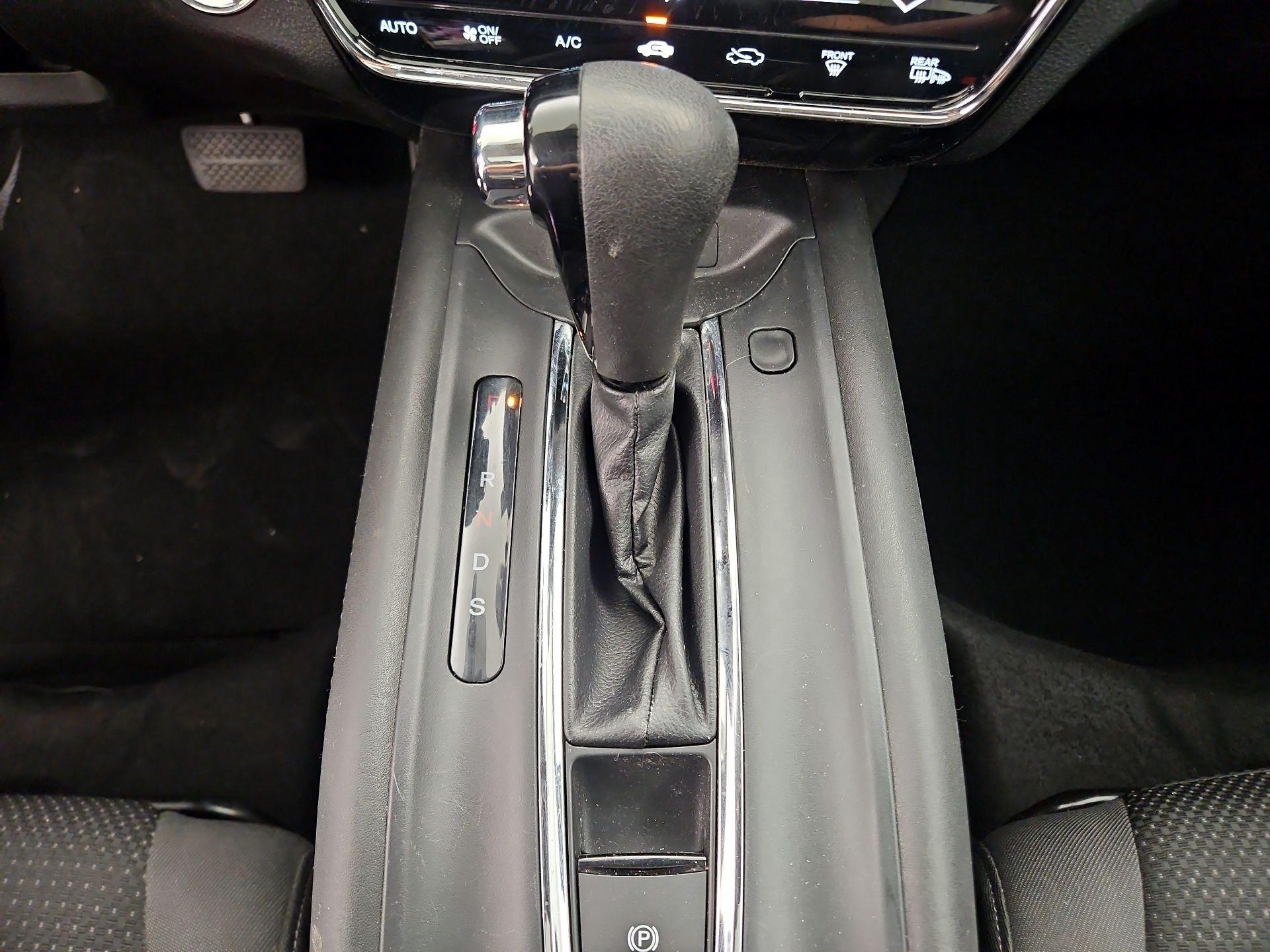 Thumbnail: 2019 Honda HR-V - 17
