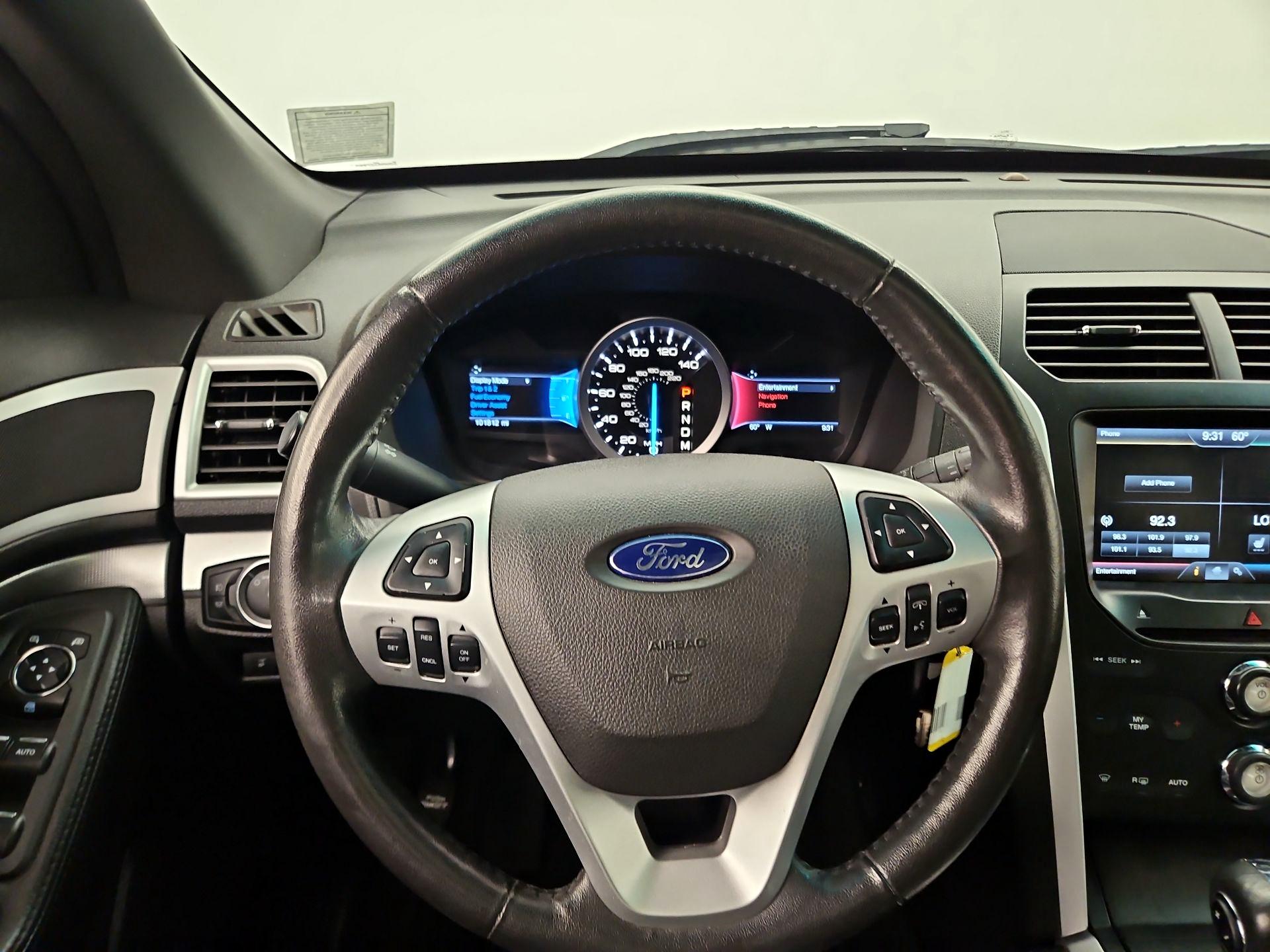 Thumbnail: 2015 Ford Explorer - 10