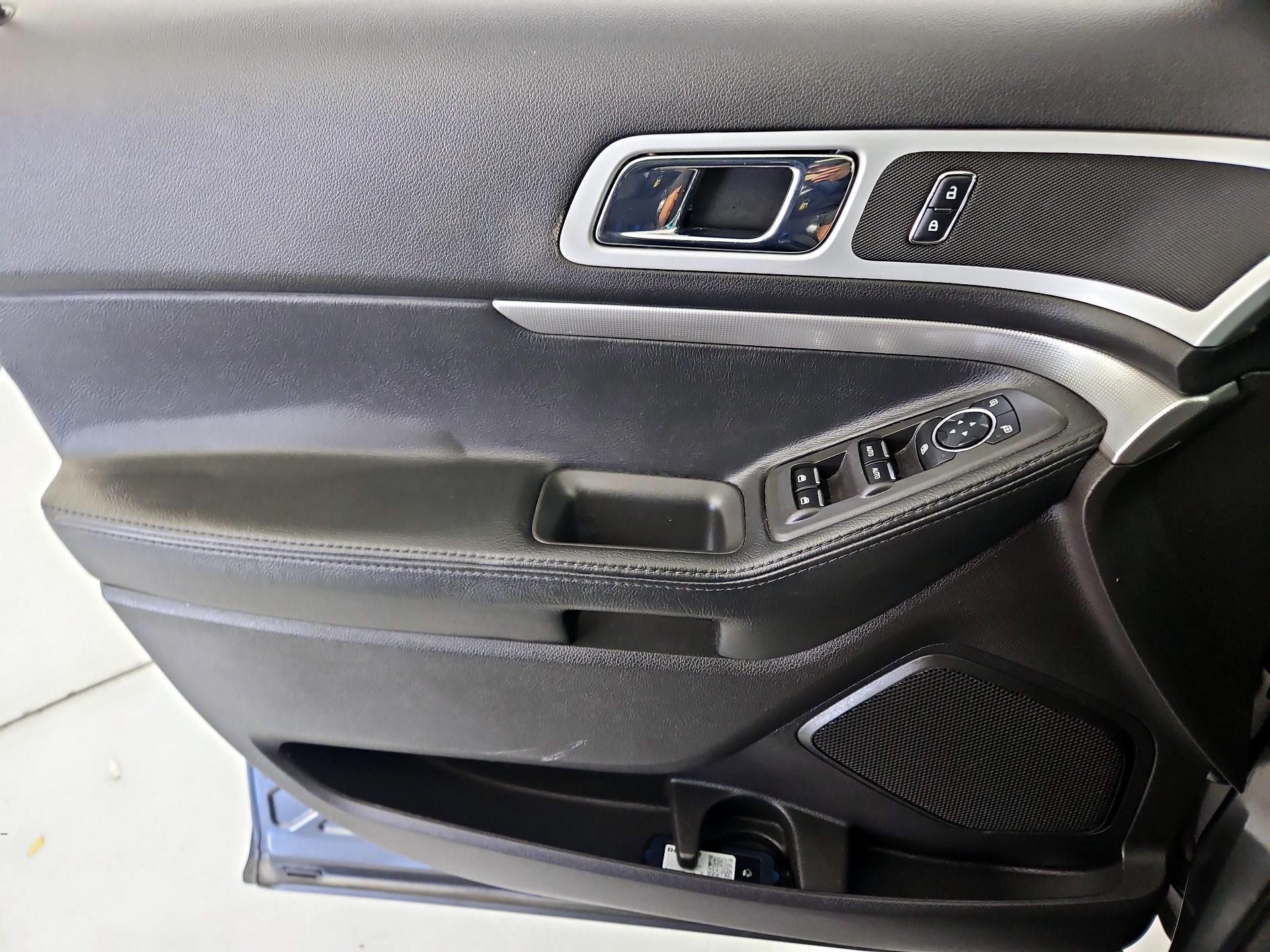 Thumbnail: 2015 Ford Explorer - 12