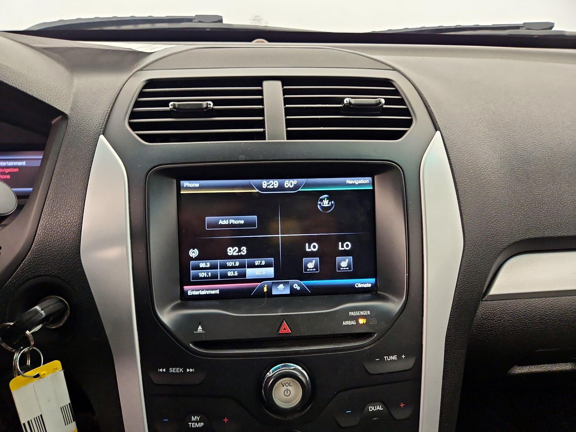 Thumbnail: 2015 Ford Explorer - 15