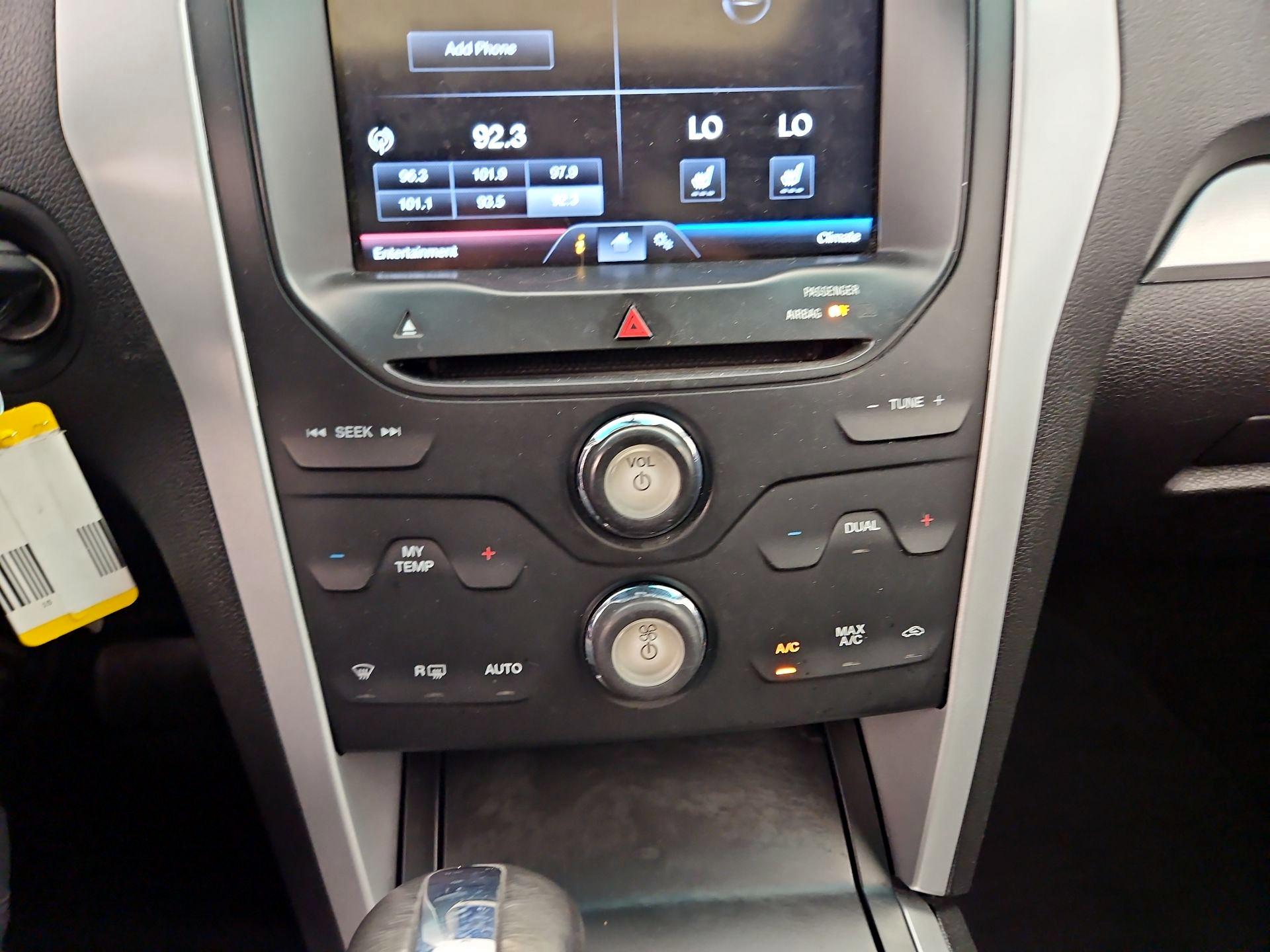 Thumbnail: 2015 Ford Explorer - 16