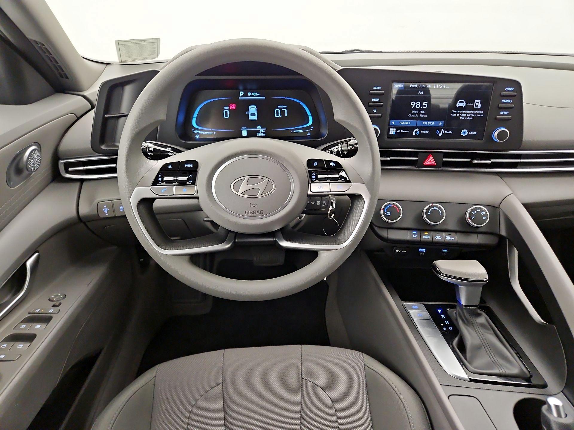 Thumbnail: 2025 Hyundai Elantra - 10