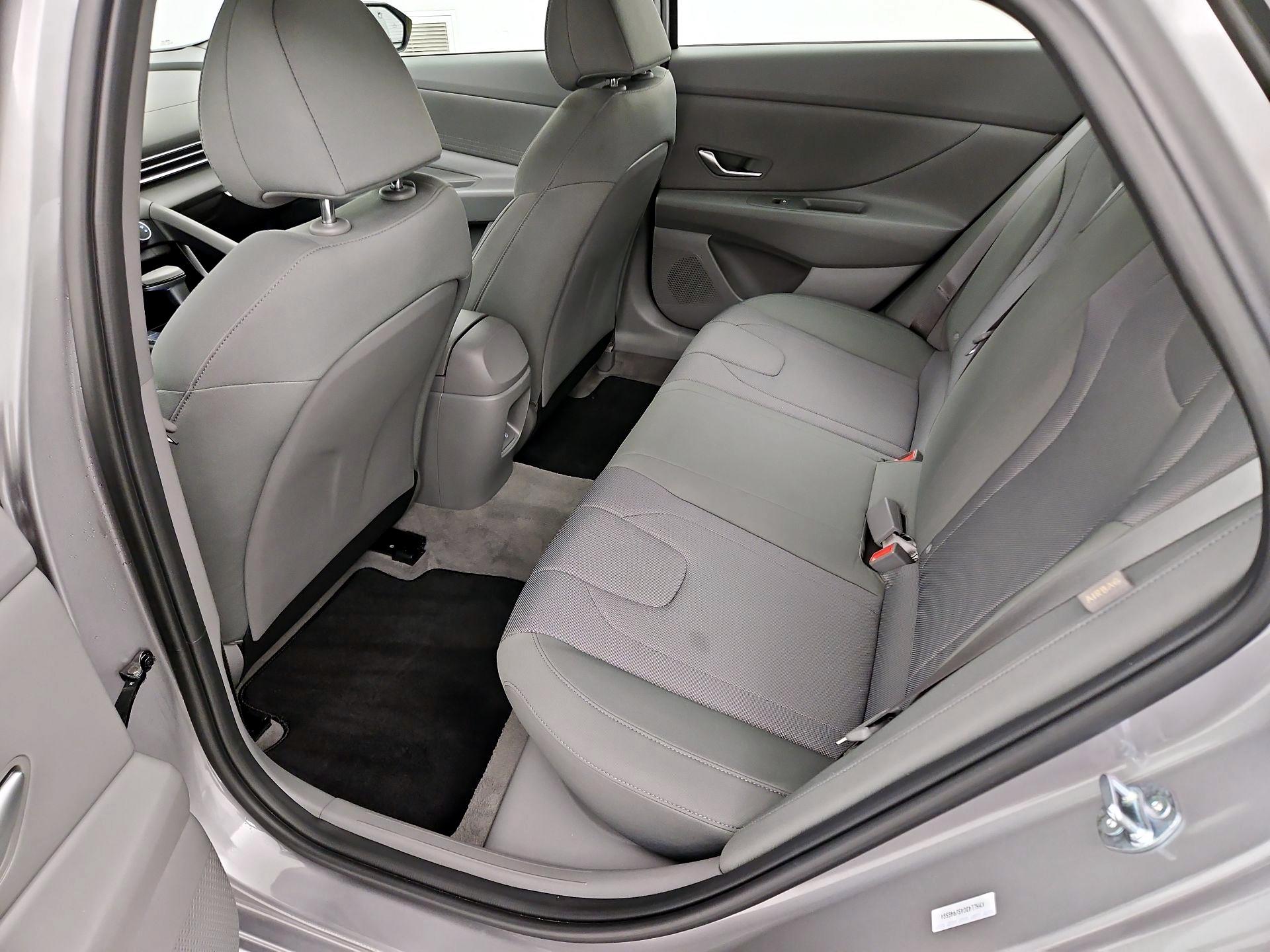 Thumbnail: 2025 Hyundai Elantra - 19