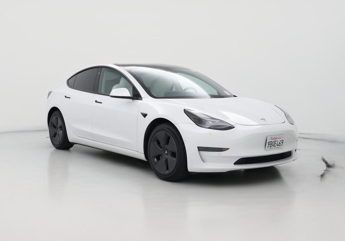 2022 Tesla Model 3 Long Range All-Wheel Drive in White — CarMax photo