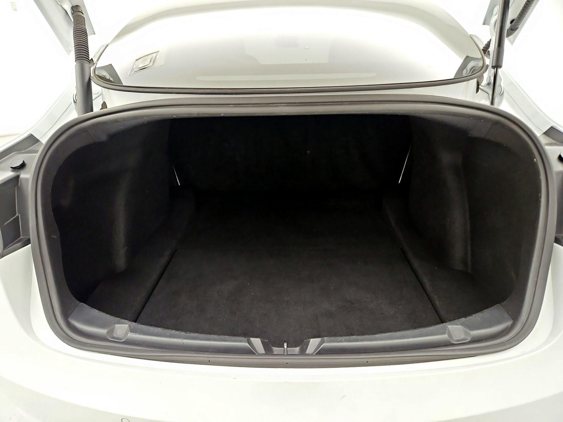 Thumbnail: 2022 Tesla Model 3 - 16