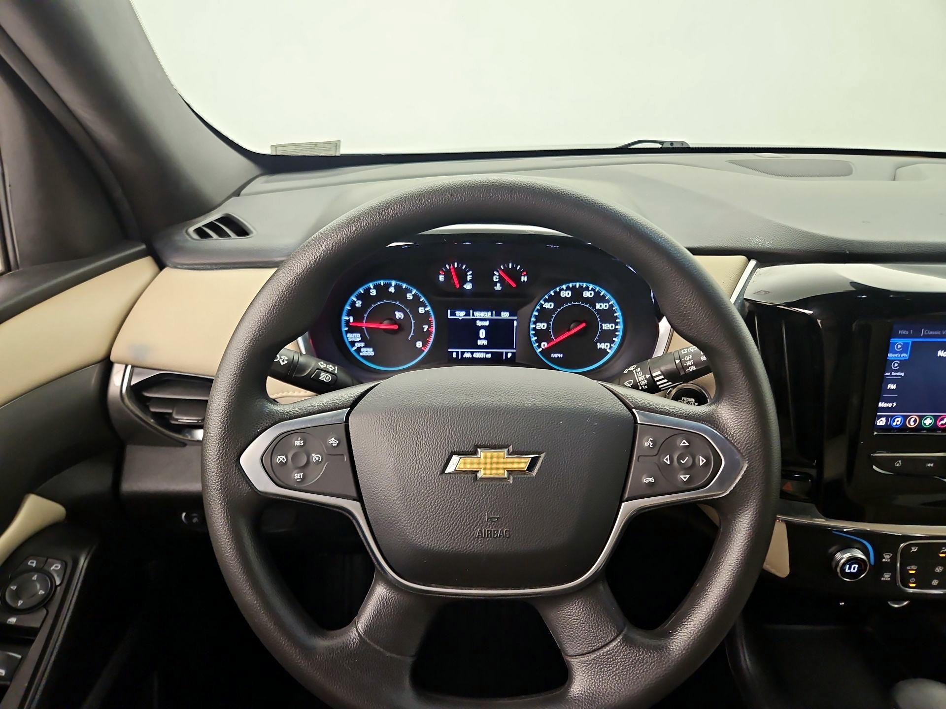 Thumbnail: 2023 Chevrolet Traverse - 10